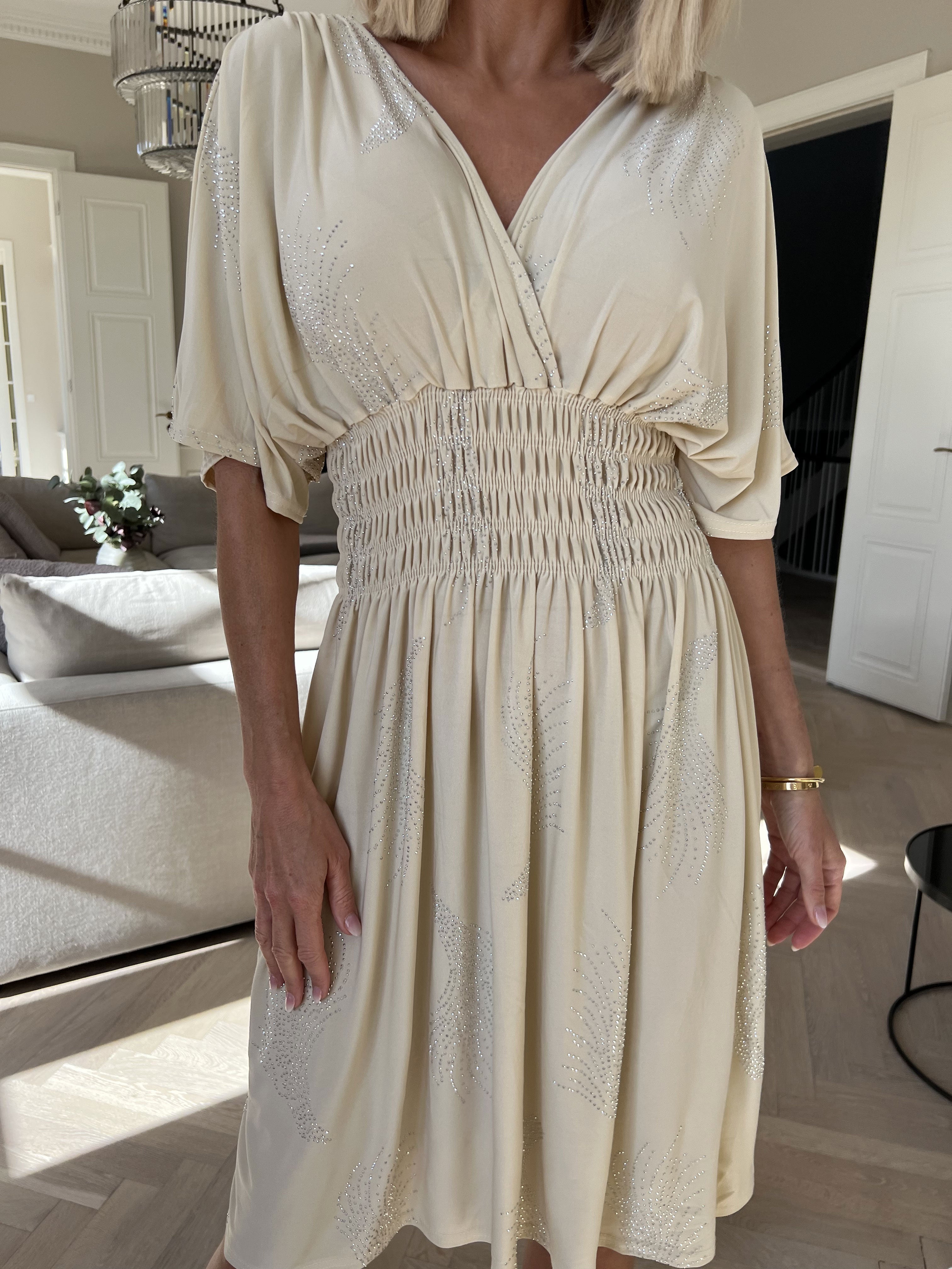 Pams Leaf Crystal Short - Stretchklänning med strassmönster