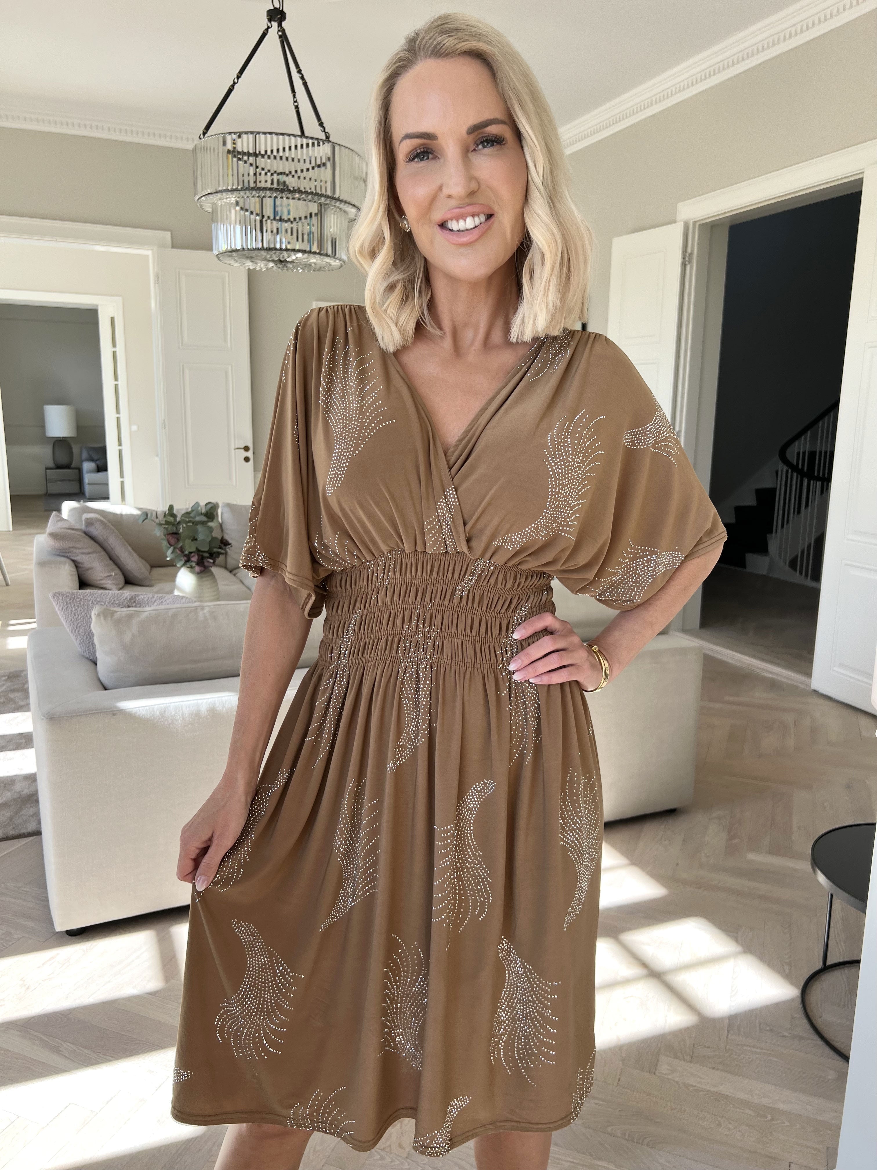 Pams Leaf Crystal Short - Stretchklänning med strassmönster