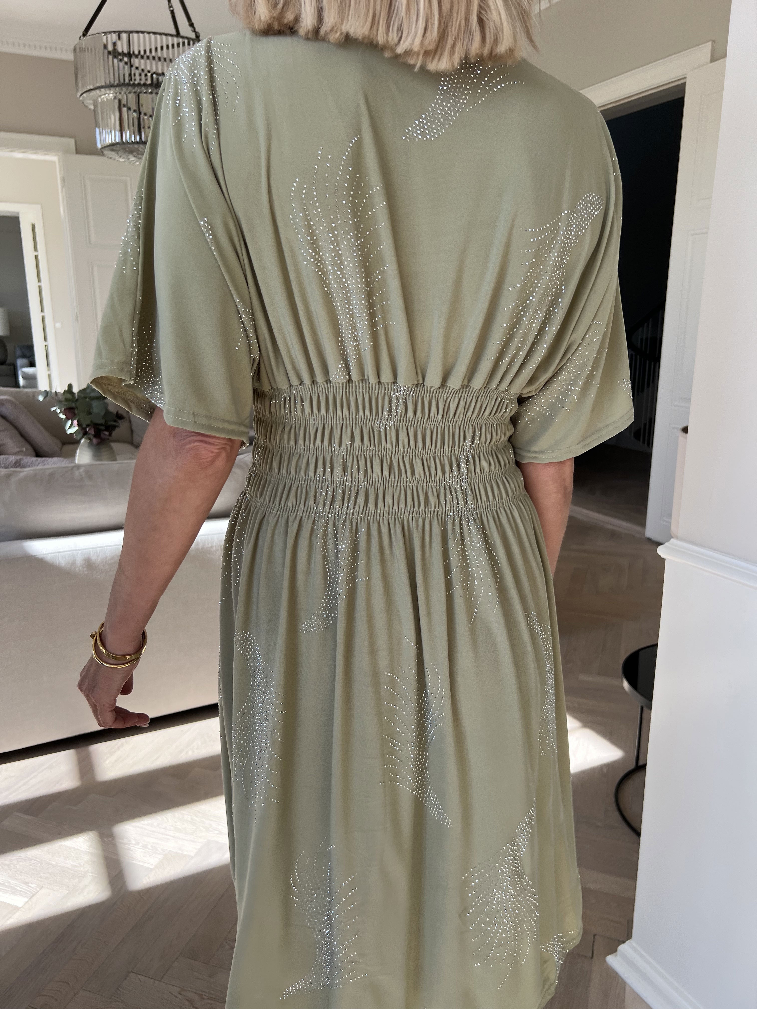 Pams Leaf Crystal Short - Stretchklänning med strassmönster