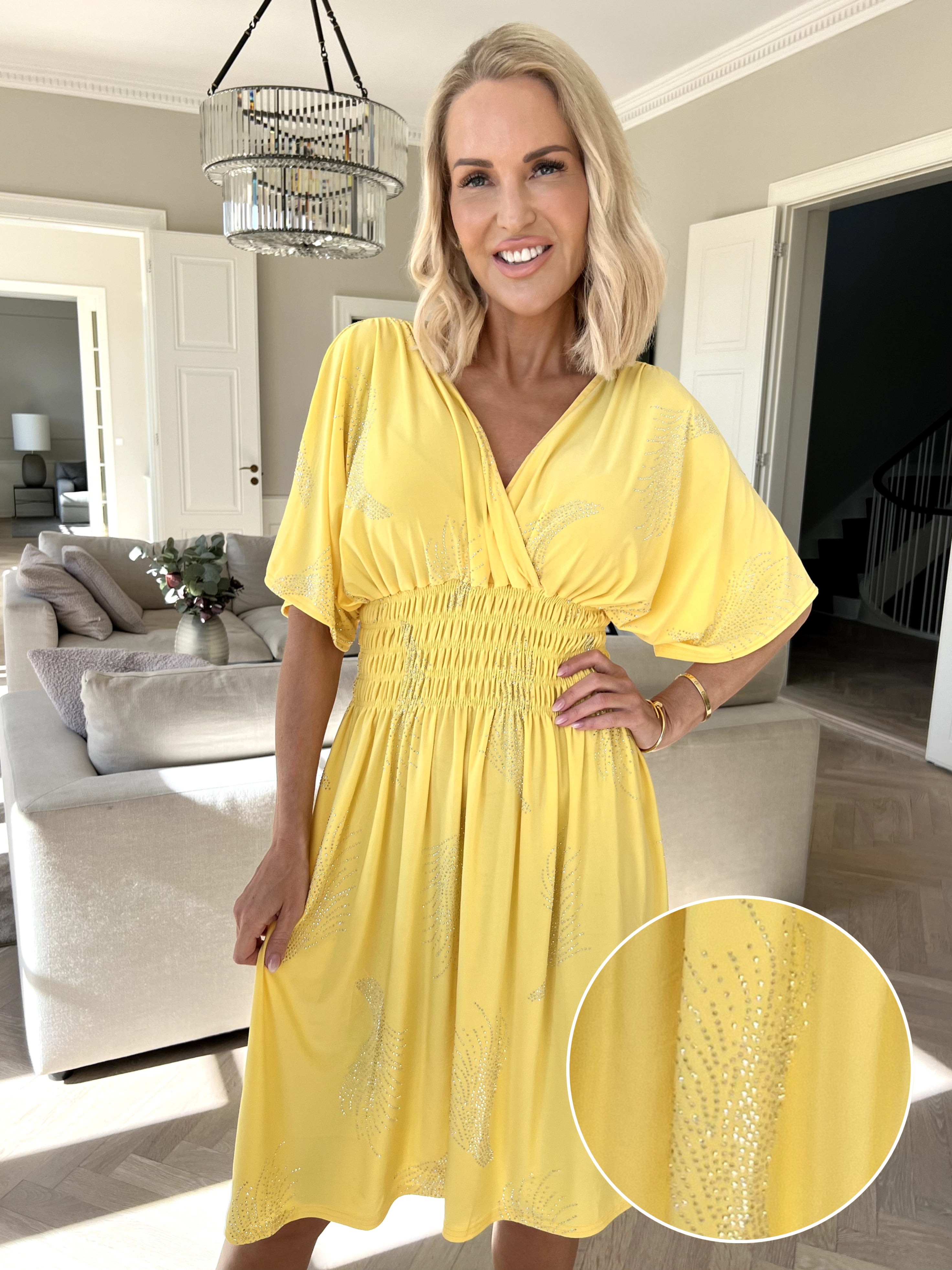 Pams Leaf Crystal Short - Stretchklänning med strassmönster