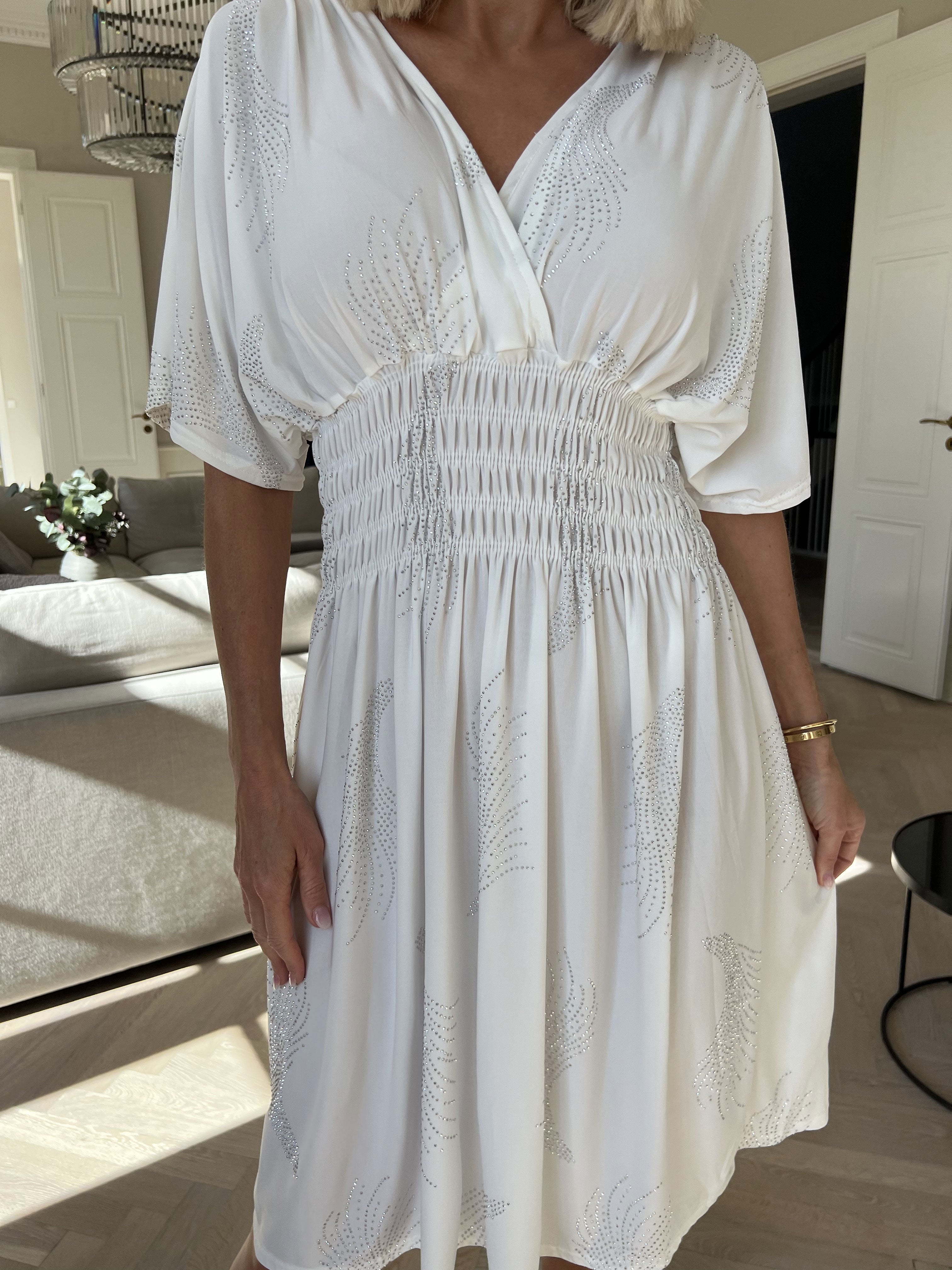 Pams Leaf Crystal Short - Stretchklänning med strassmönster