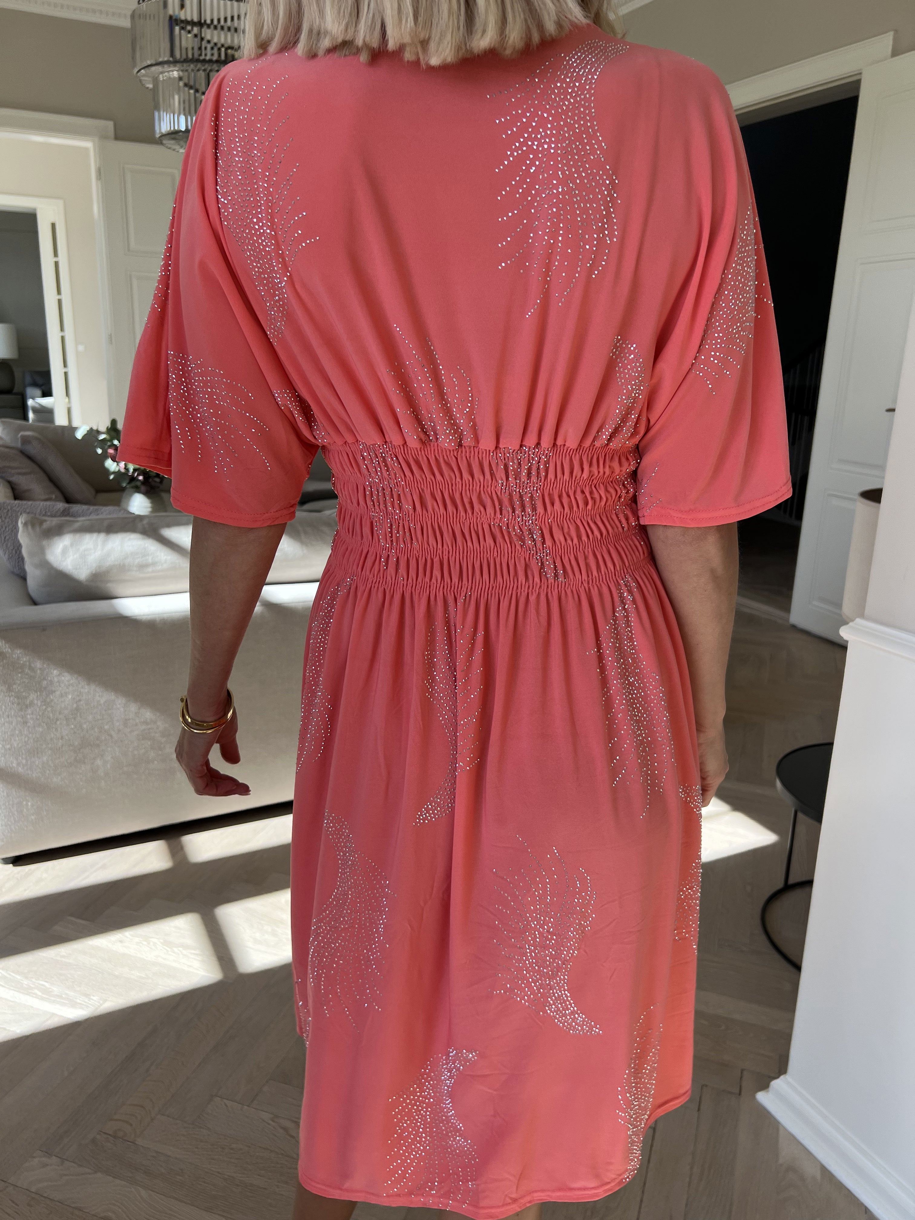 Pams Leaf Crystal Short - Stretchklänning med strassmönster