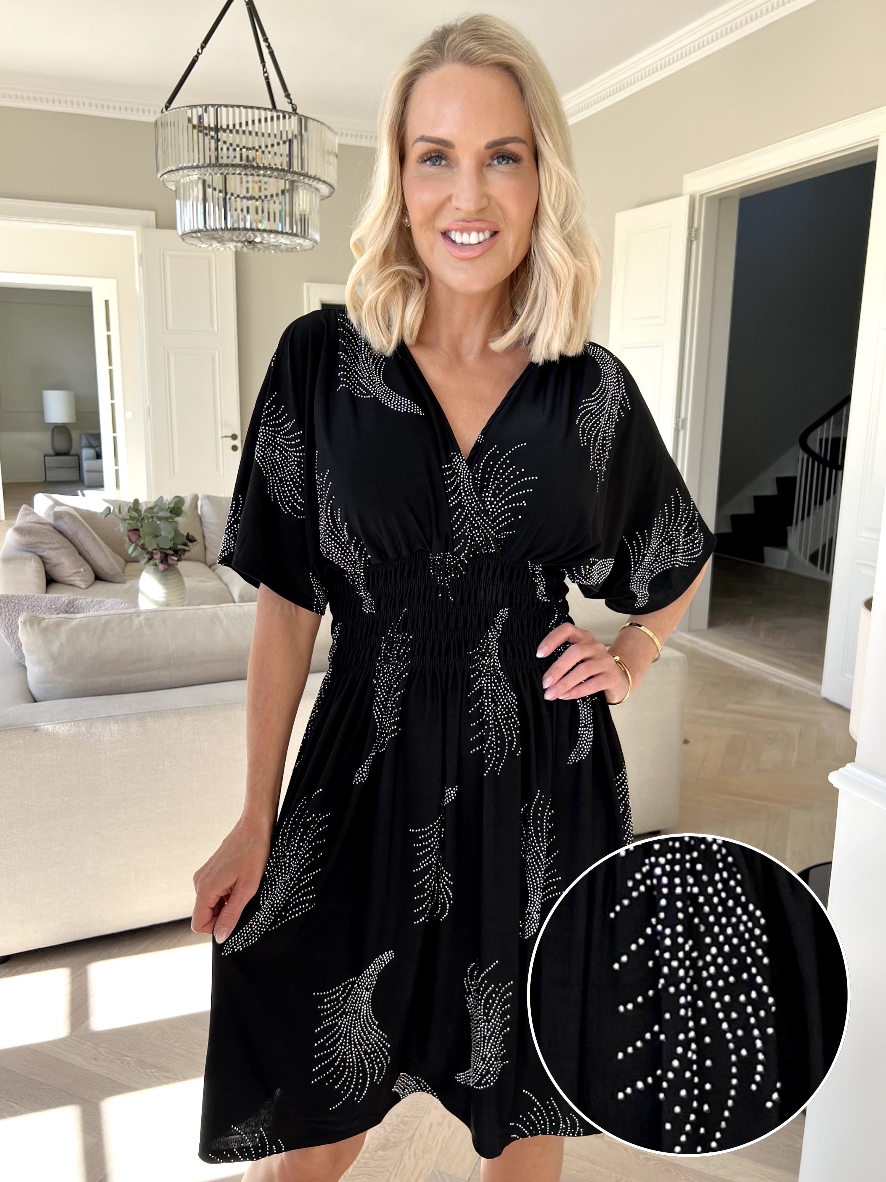 Pams Leaf Crystal Short - Stretchklänning med strassmönster