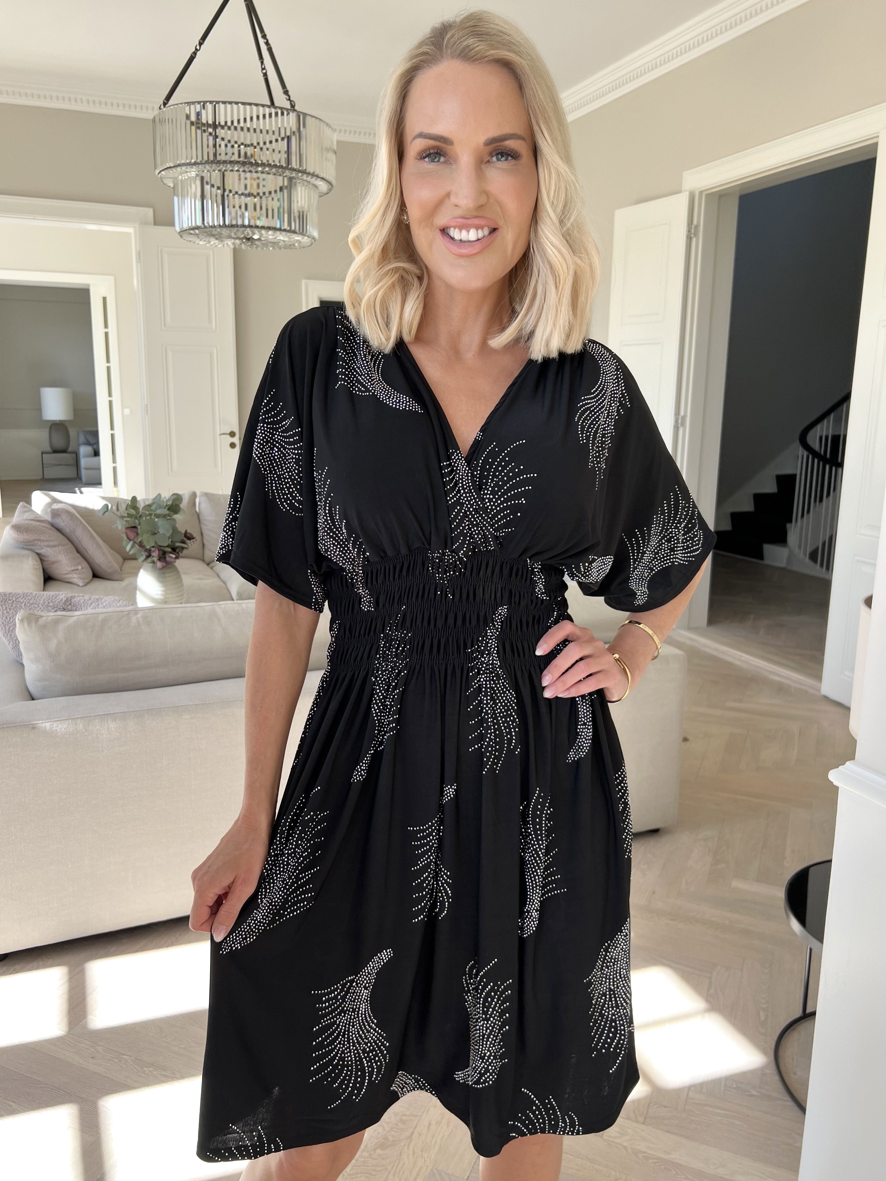 Pams Leaf Crystal Short - Stretchklänning med strassmönster