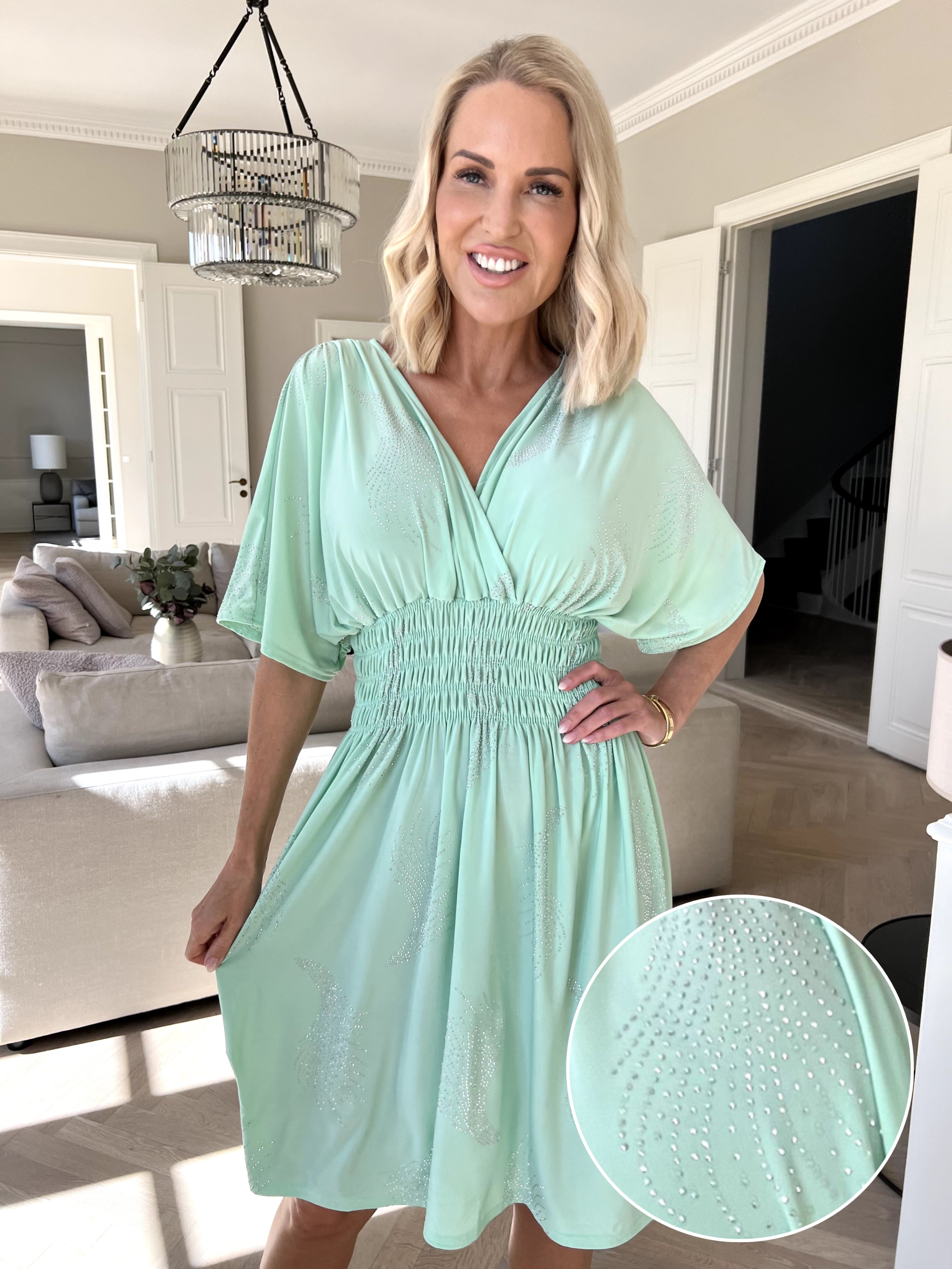 Pams Leaf Crystal Short - Stretchklänning med strassmönster