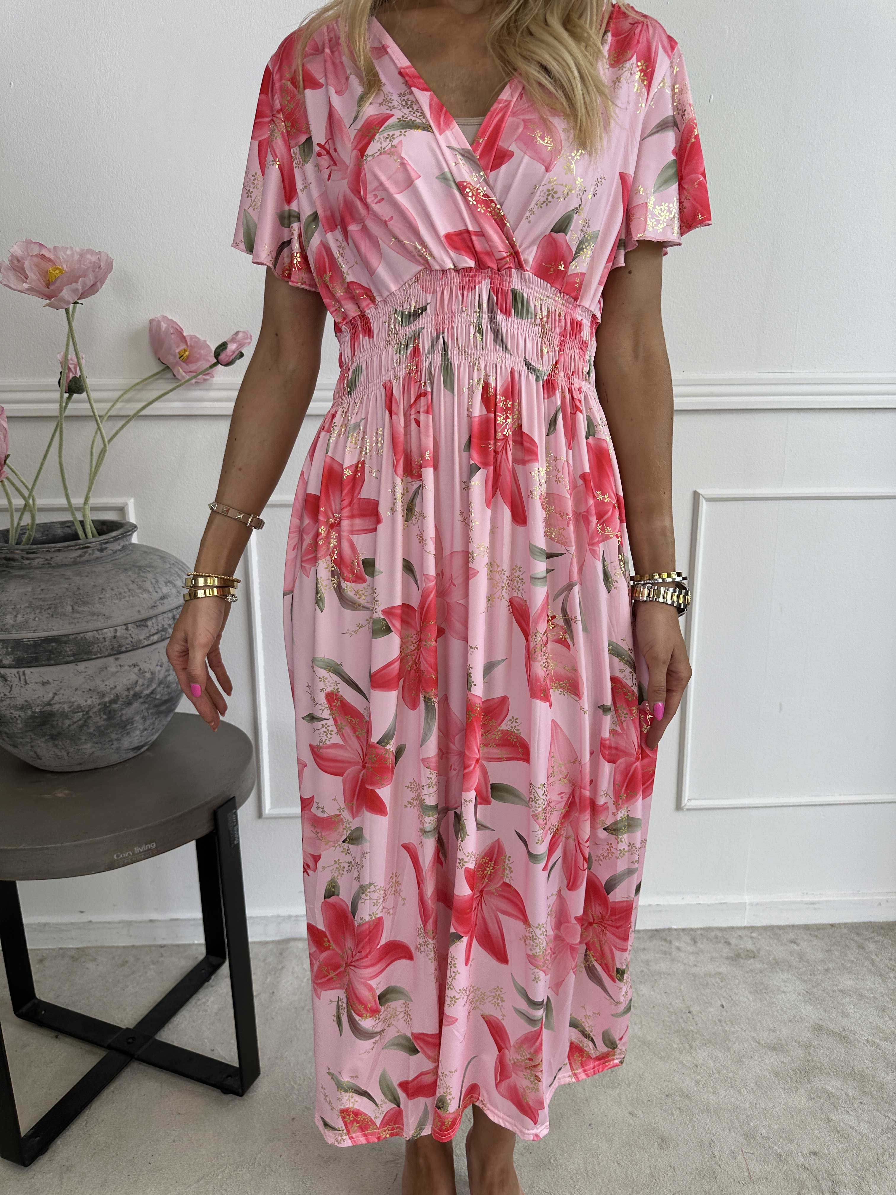 Pams Lilies - Elastisk klänning med liljemönster och gulddetaljer