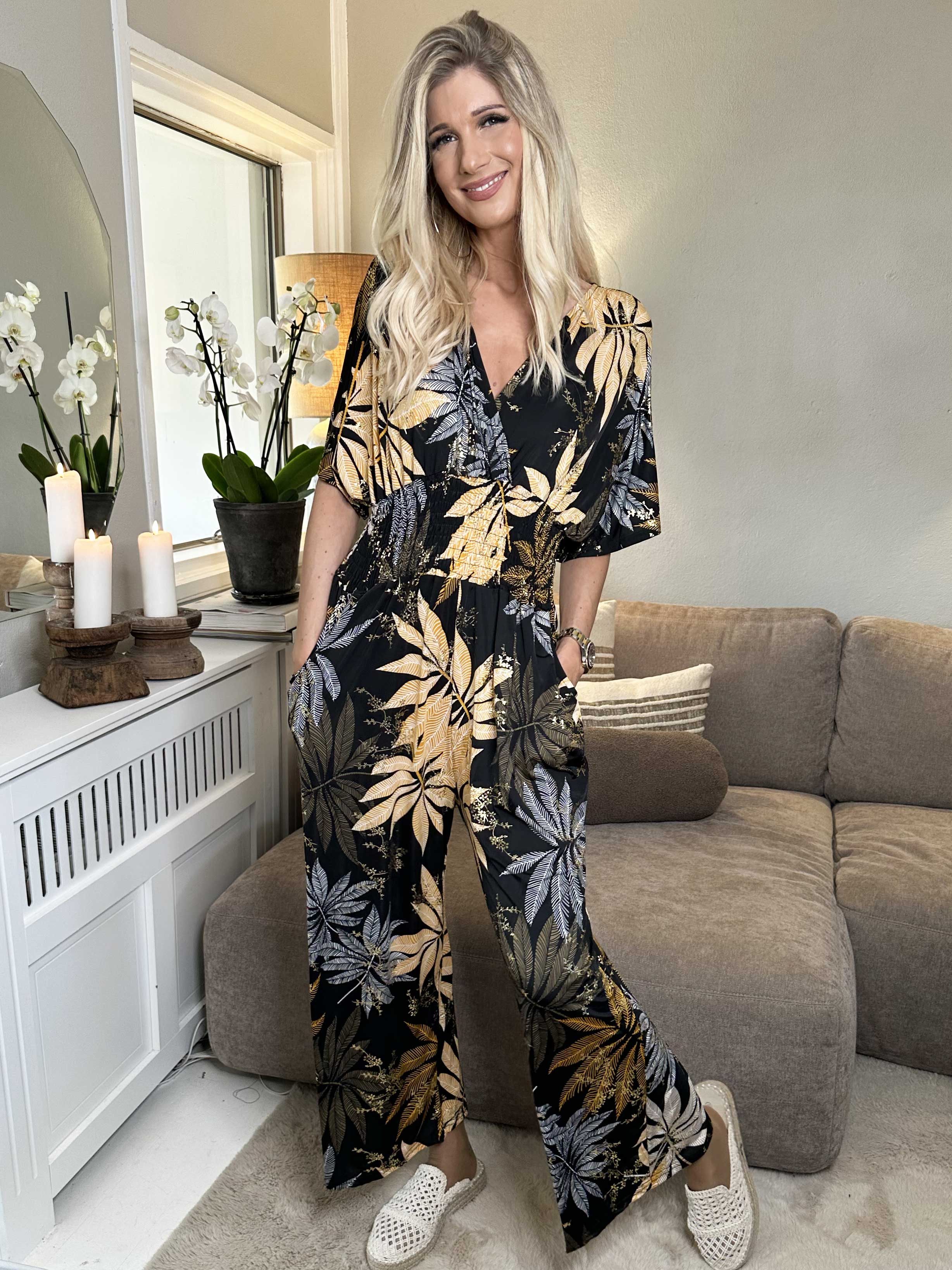 Pams Multi Leaf Jumpsuit - Jumpsuit med resår och bladmönster