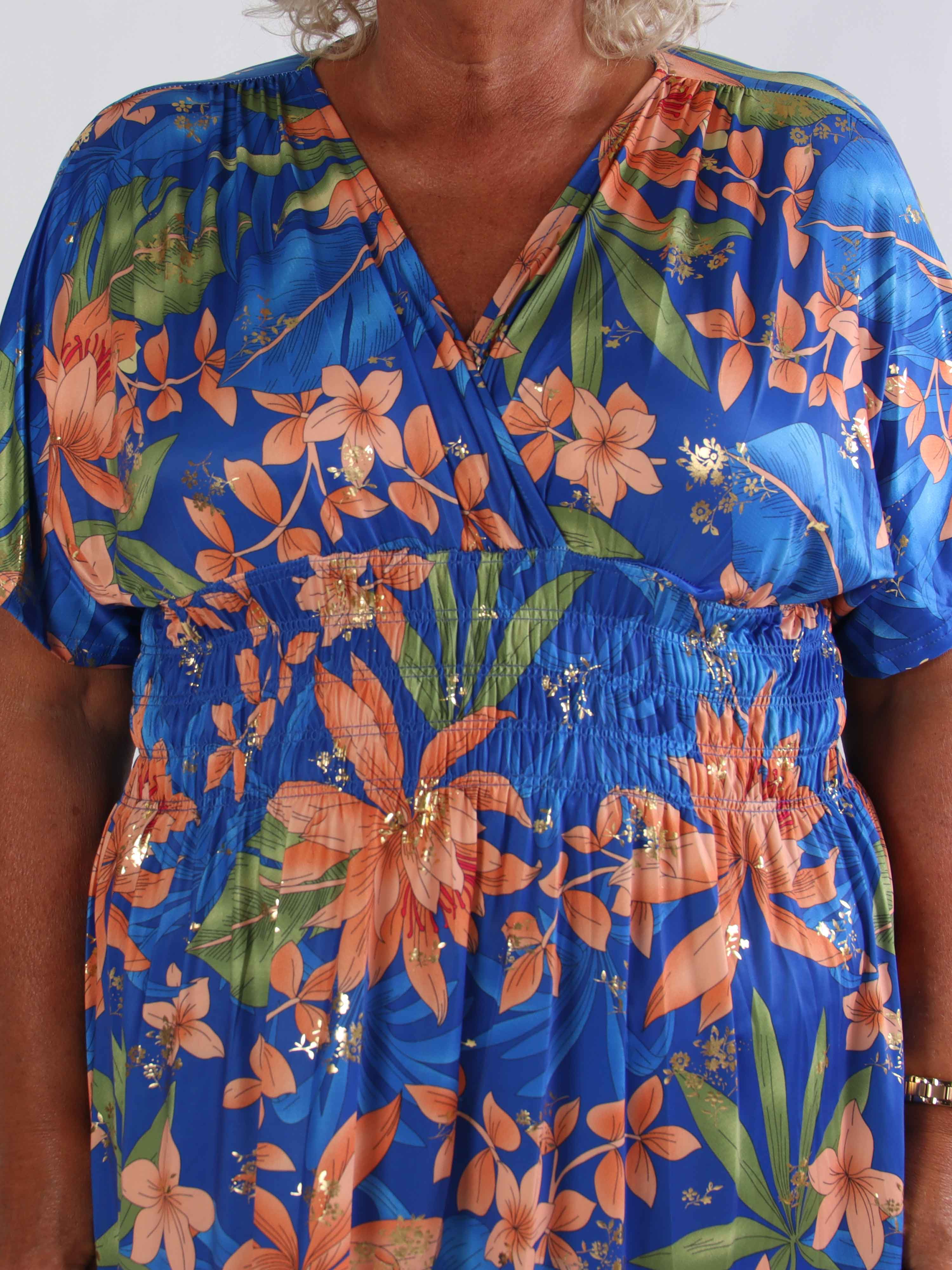 Pams New Leaf Short - Plus size klänning med färgat blommönster och gulddetaljer