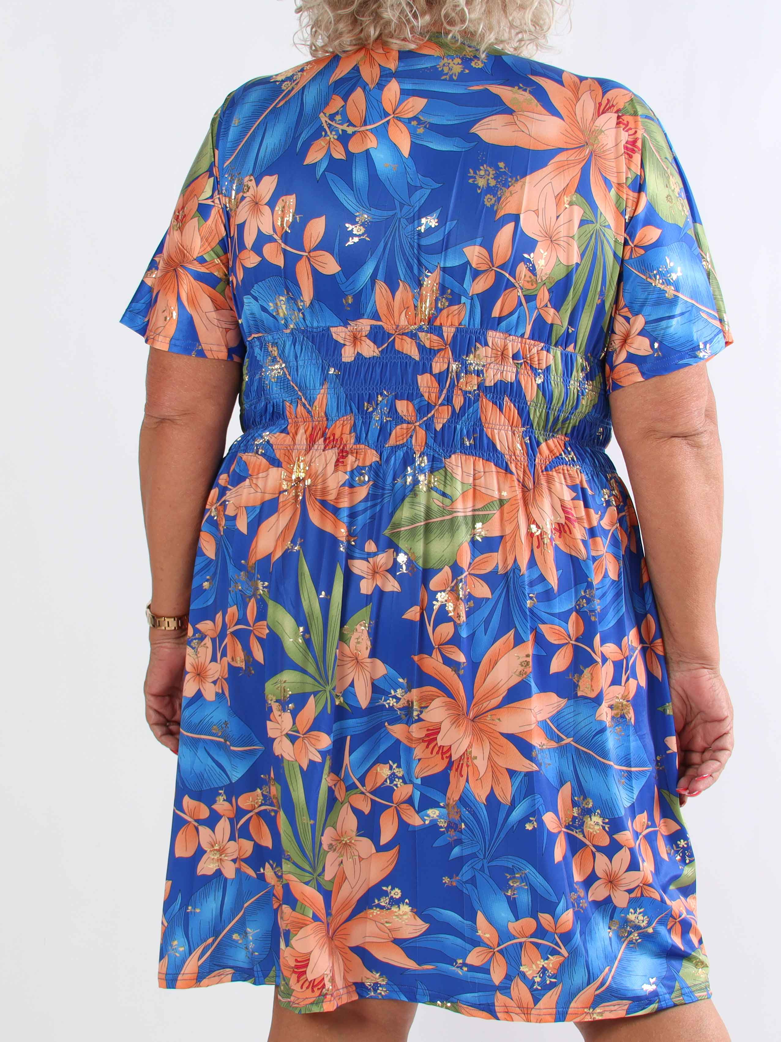 Pams New Leaf Short - Plus size klänning med färgat blommönster och gulddetaljer