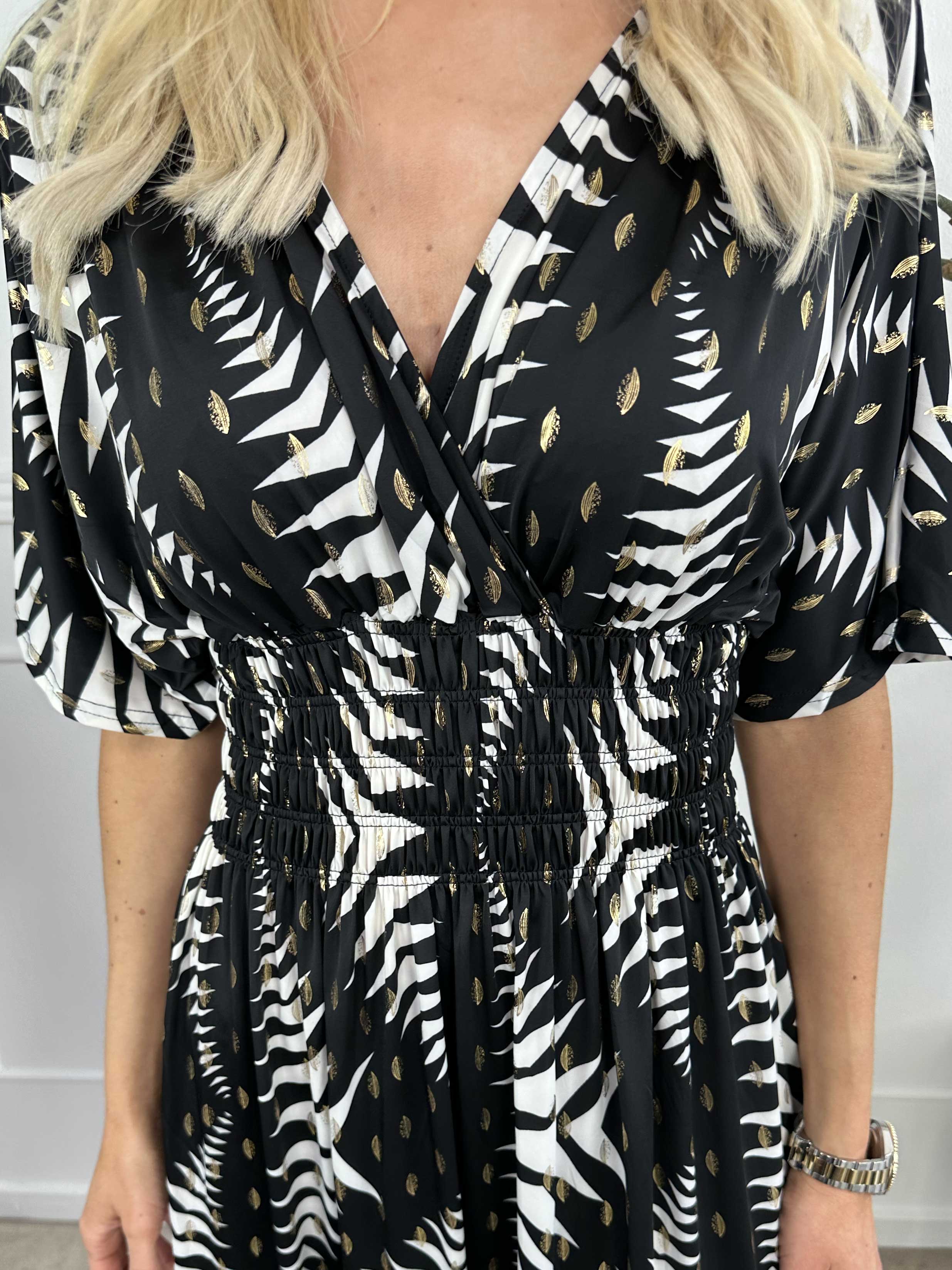 Pams Pattern - Lång klänning med resår i skrynkelfritt tyg