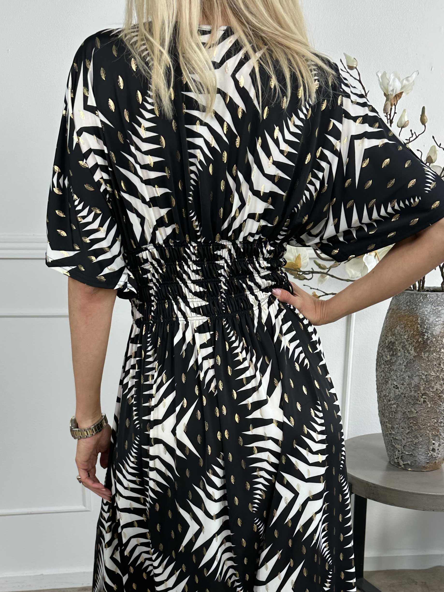 Pams Pattern - Lång klänning med resår i skrynkelfritt tyg