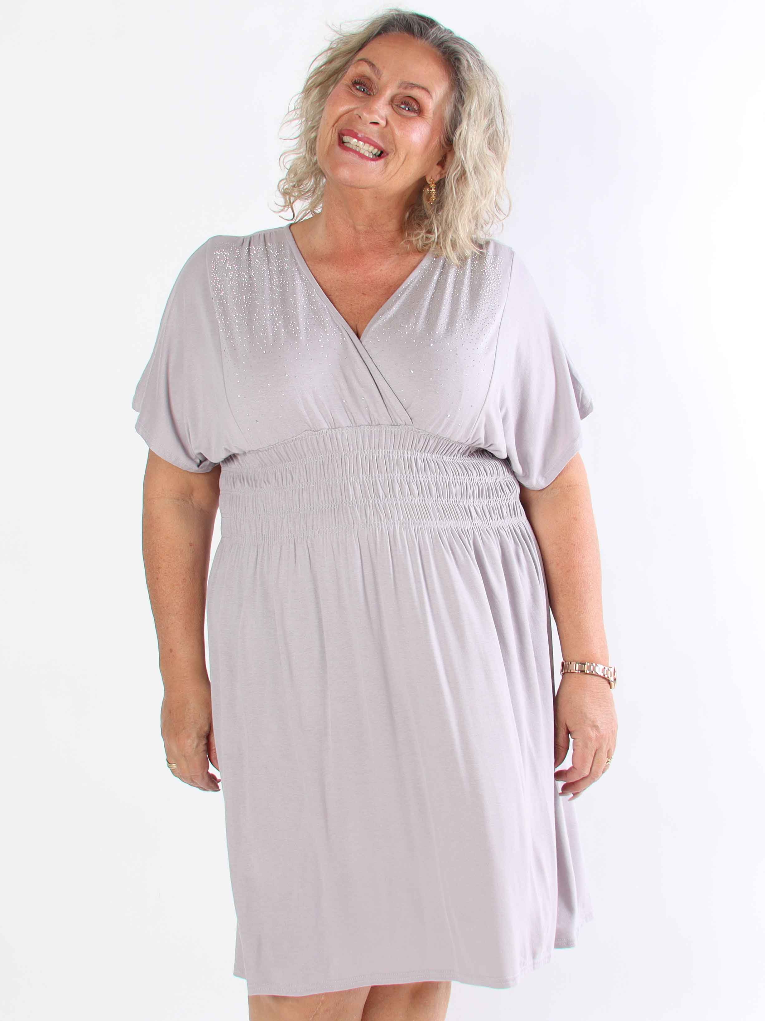 Pams Sparkle Viscose Short - Plus size klänning i viskos med strass
