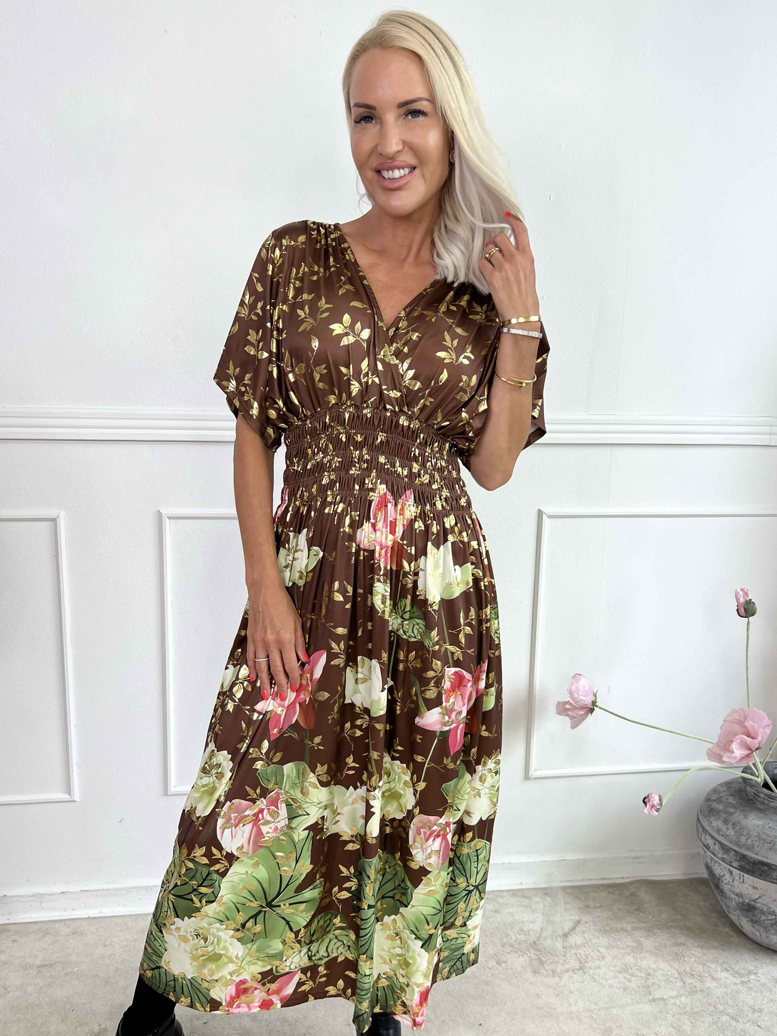 Pams Water Lily Midi - Elastisk klänning i blommigt mönster med guldfärgade blad