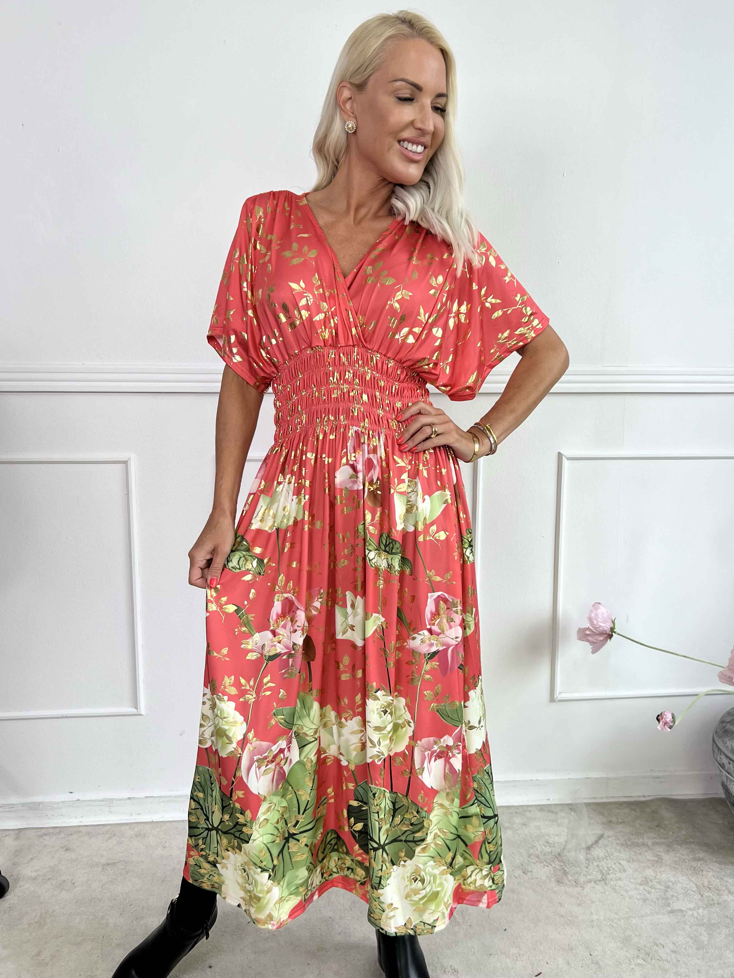 Pams Water Lily Midi - Elastisk klänning i blommigt mönster med guldfärgade blad