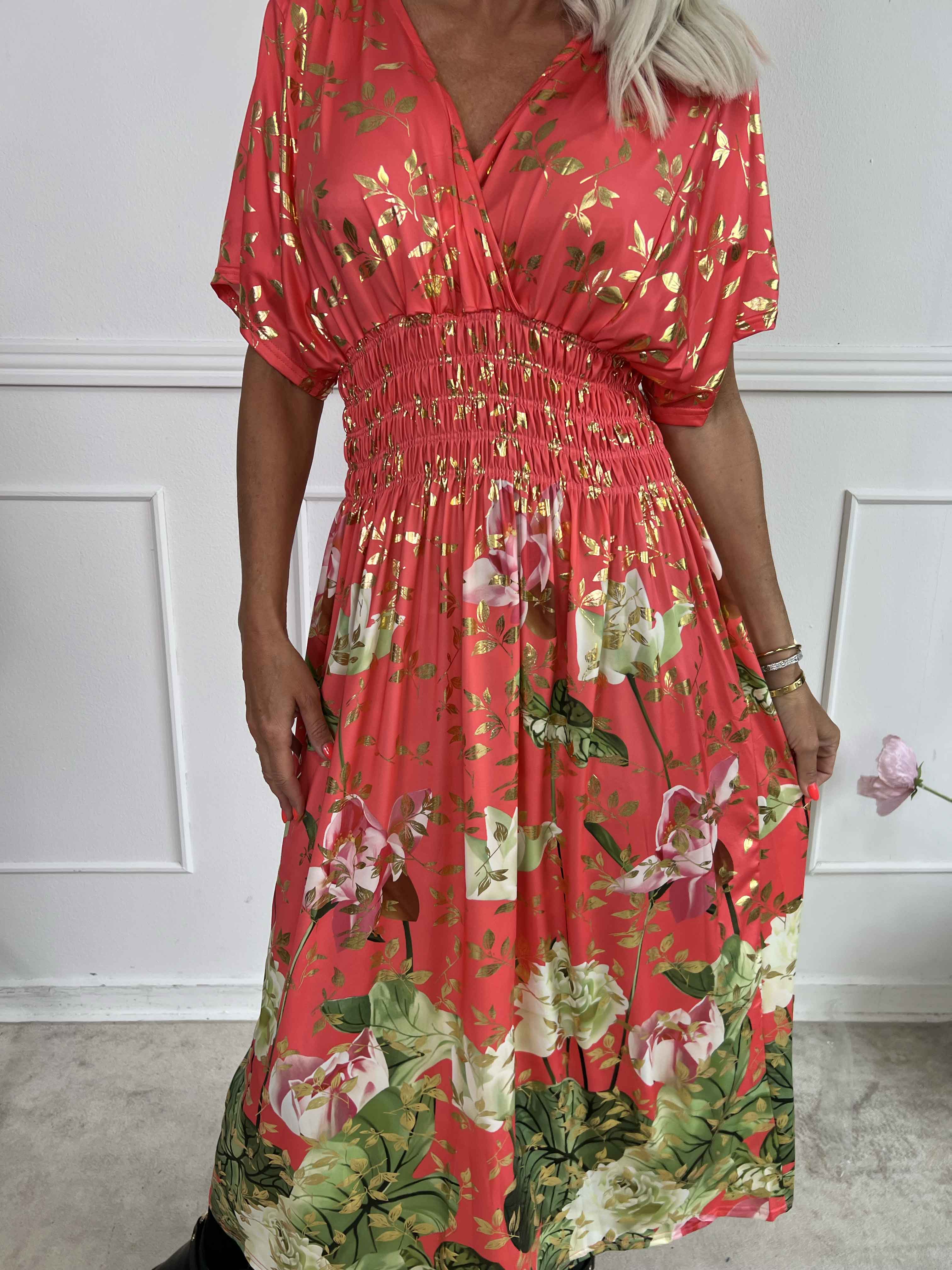 Pams Water Lily Midi - Elastisk klänning i blommigt mönster med guldfärgade blad