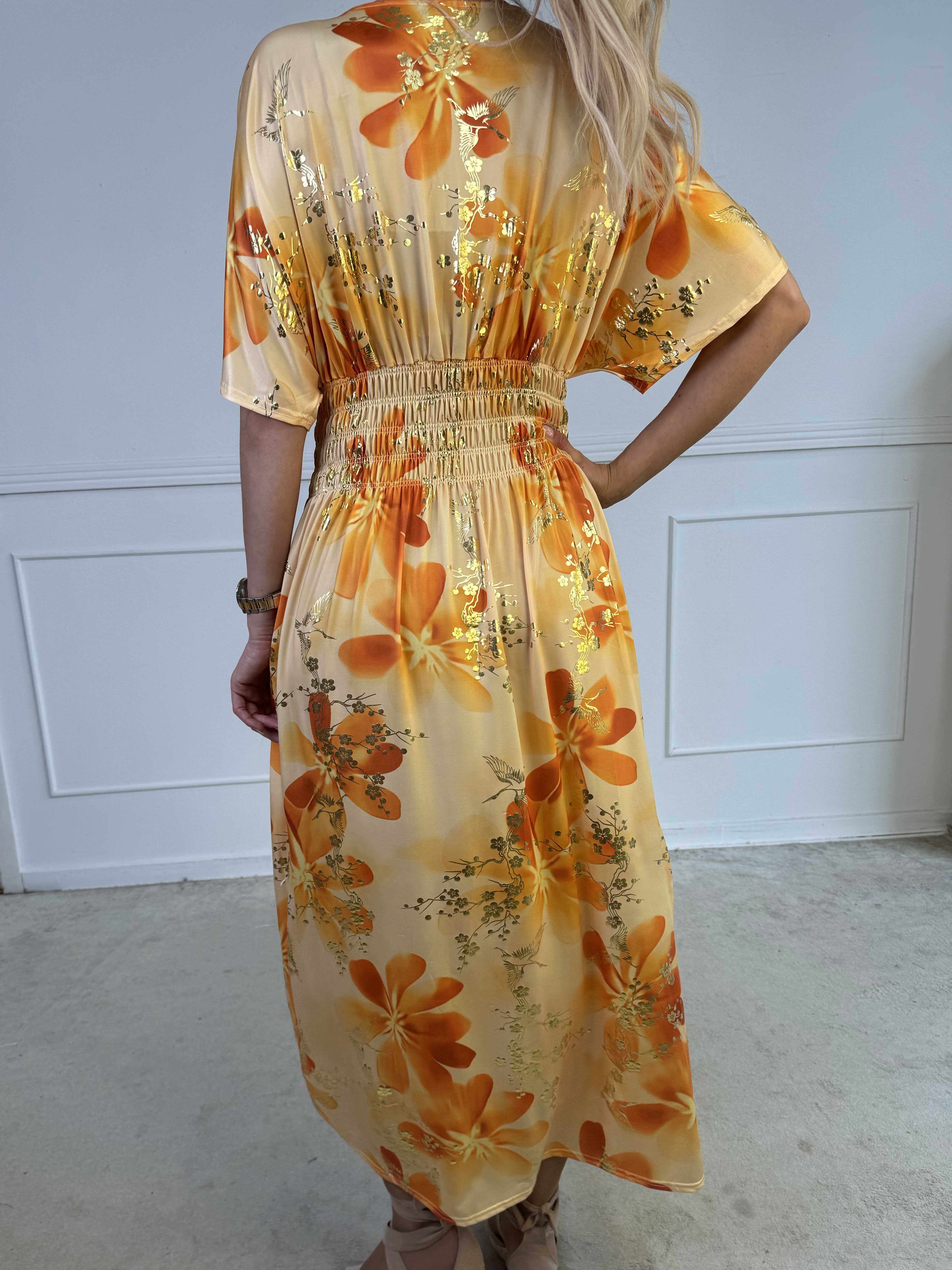 Pams Fleur - Lang elastisk kjole med smock og japansk inspireret gulddetaljer