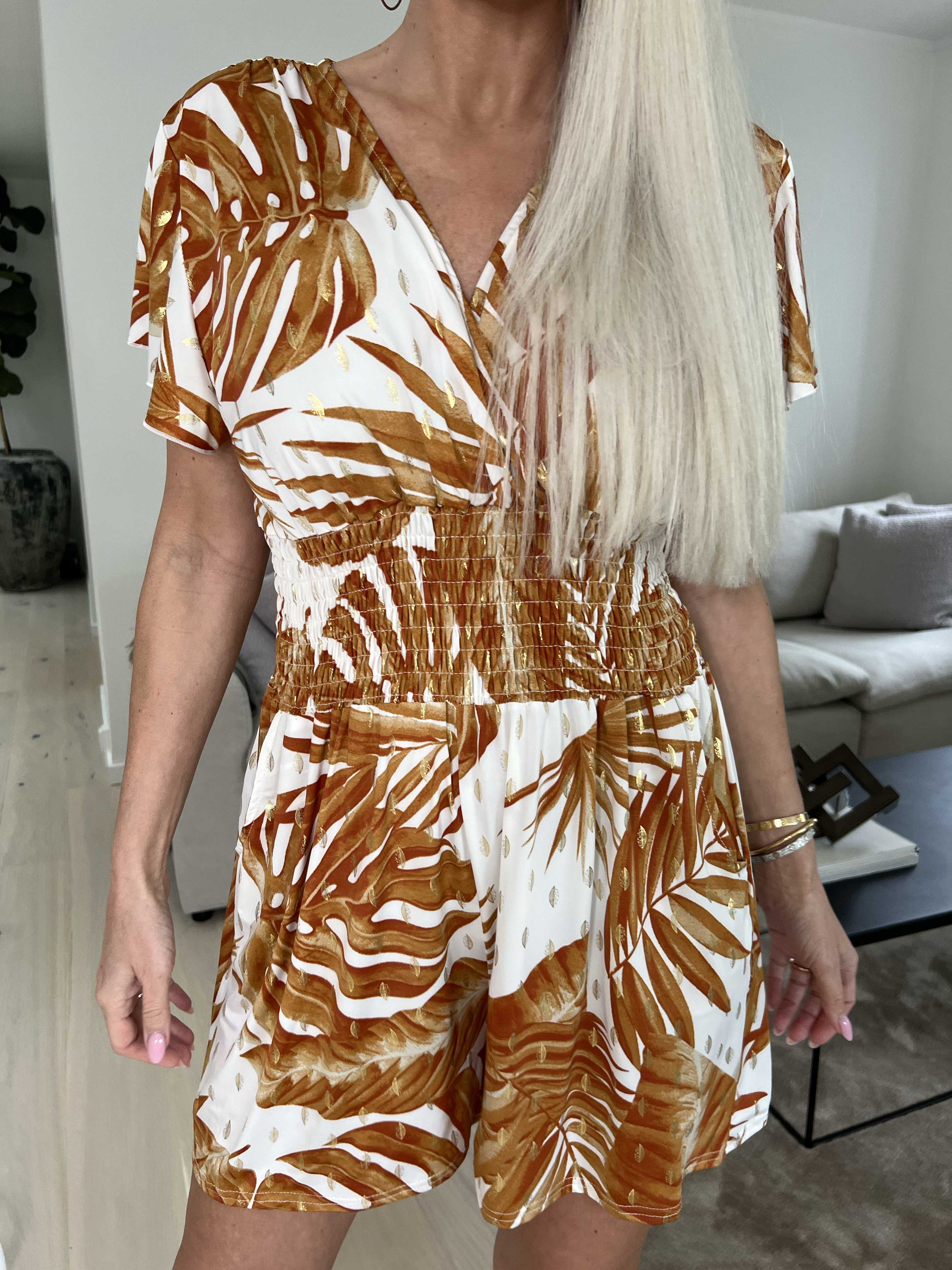 Pams Leaf Playsuit - Elastisk jumpsuit med bladmönster
