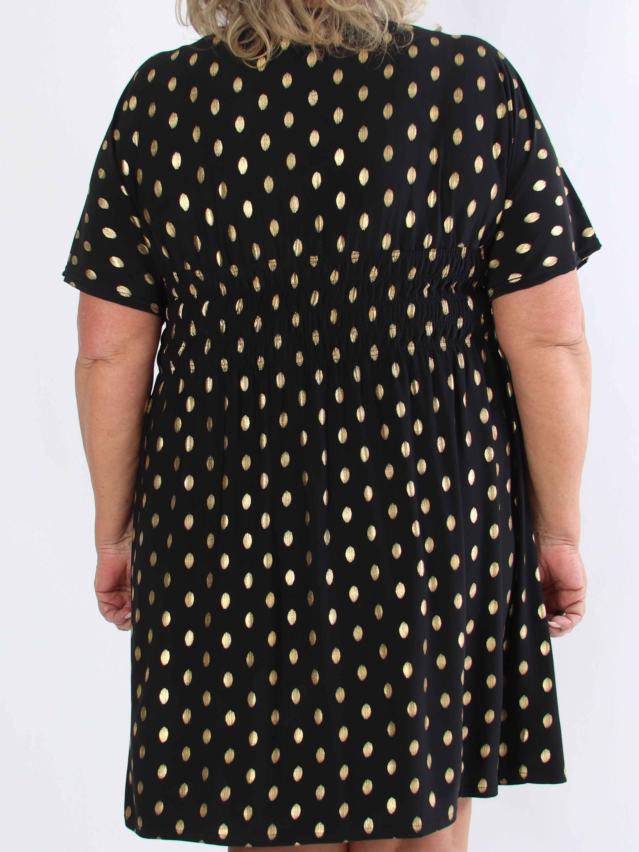Pams Dot Short - Elastisk klänning i plus size med guldprickar