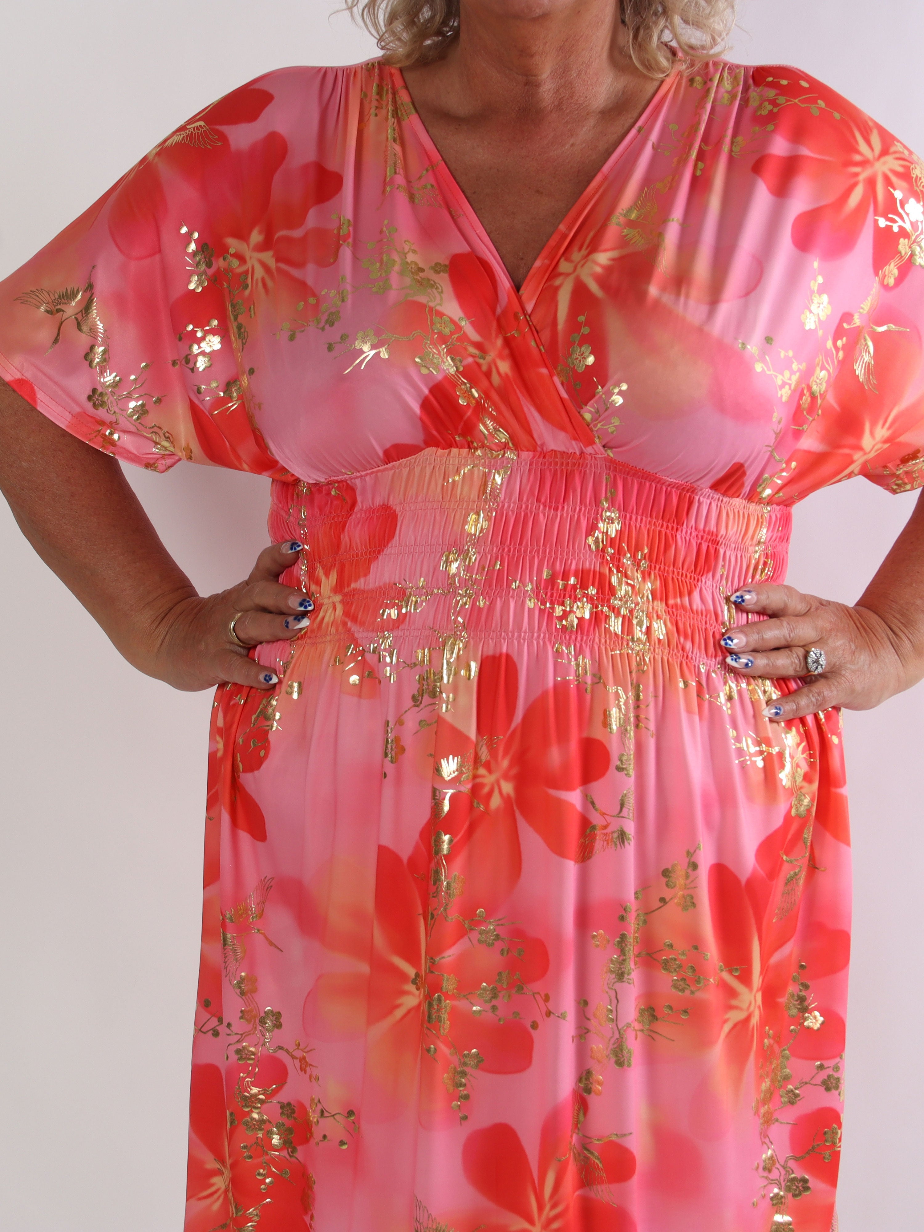 Pams Fleur Short - Plus size kjole med smock og japansk inspireret gulddetaljer