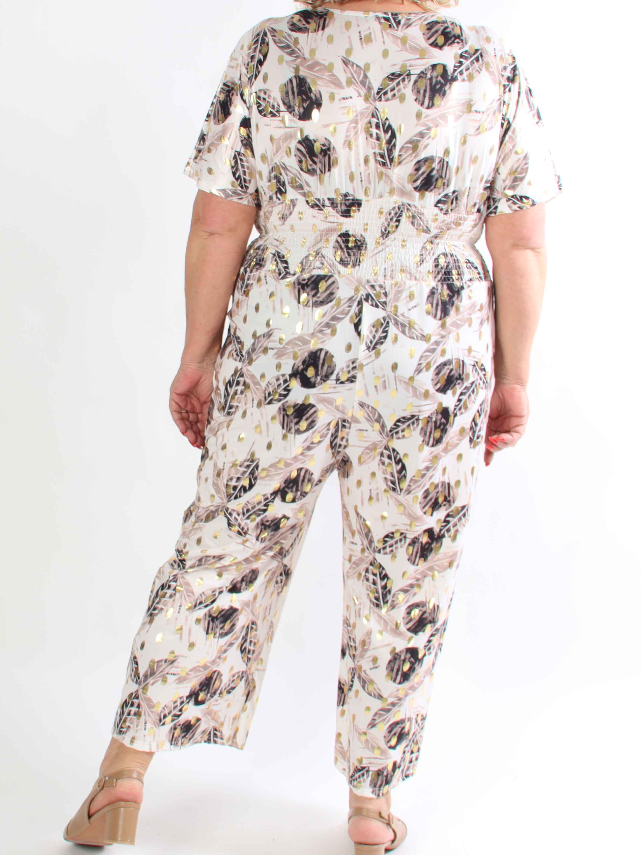Pams Leafage Jumpsuit - Plus size jumpsuit i lövmönster med guldfärgade tofsar