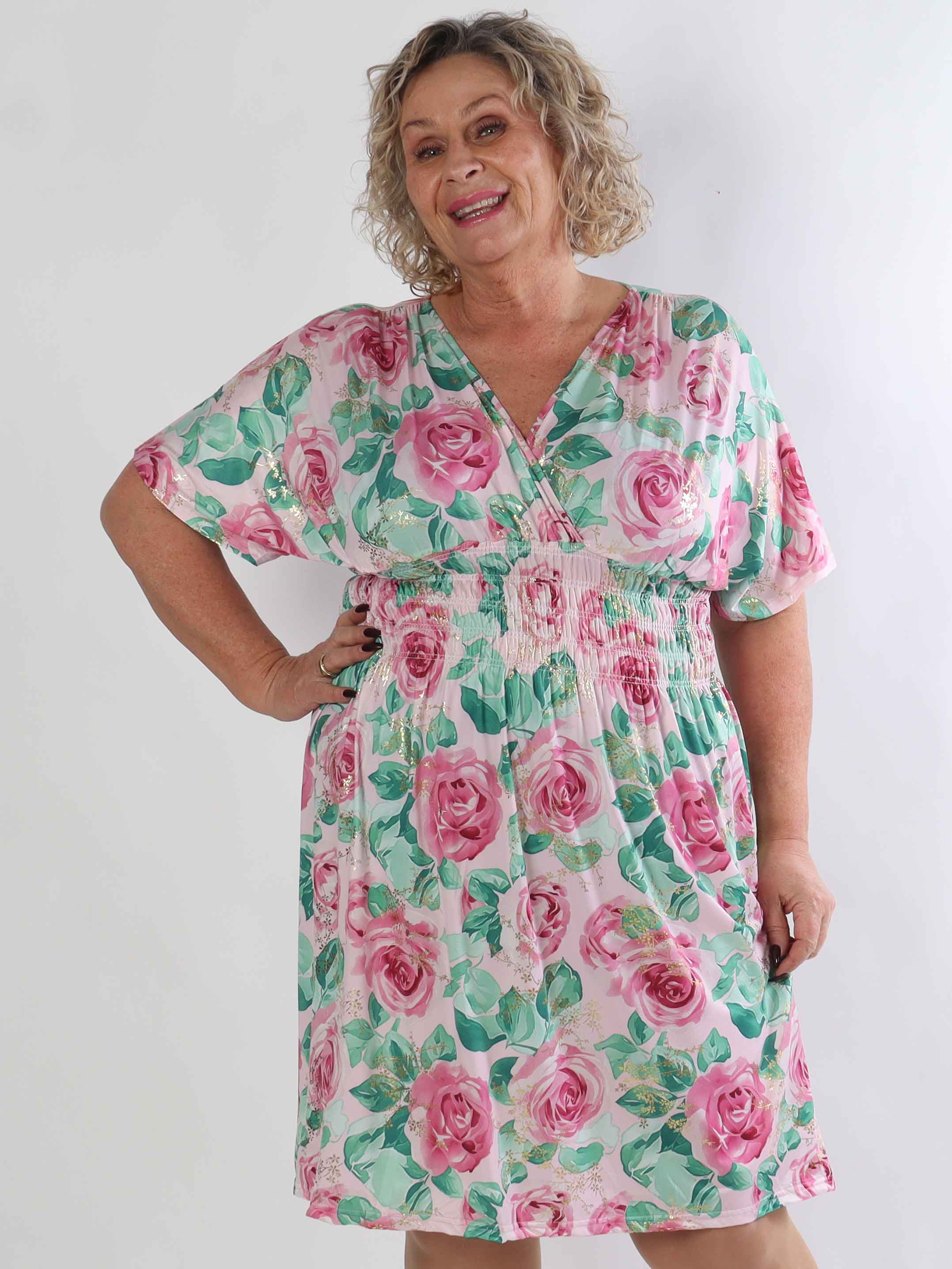 Pams Rose Short - Plus size kjole med blomstermotiver og guld blade
