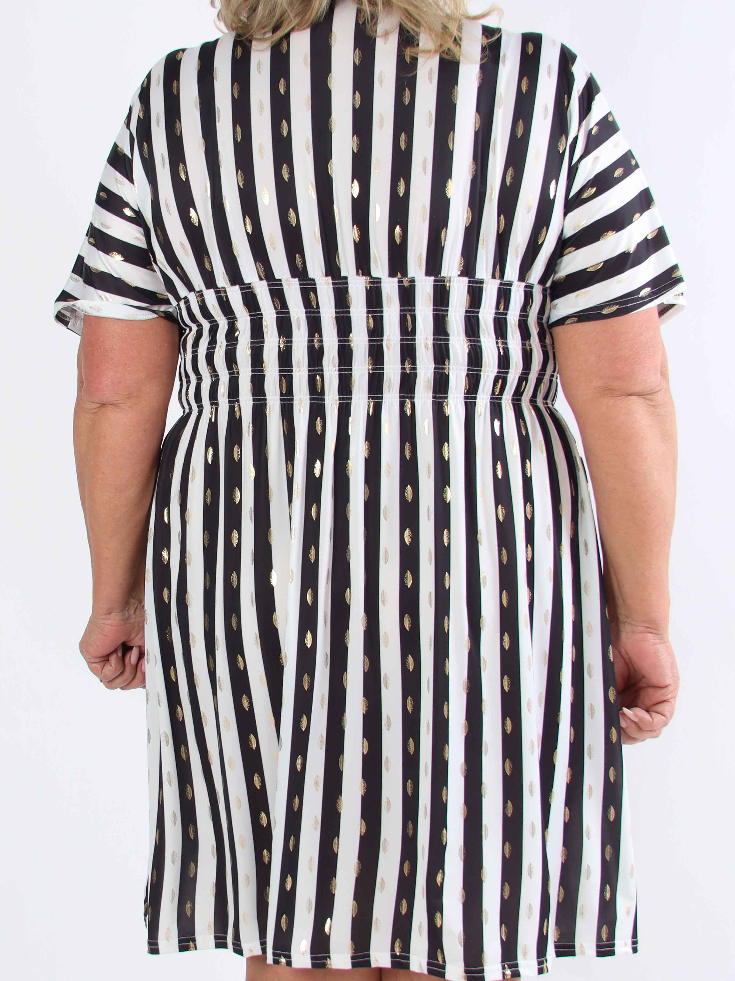 Pams Stripe Short - Randig plus size-klänning med gulddetaljer