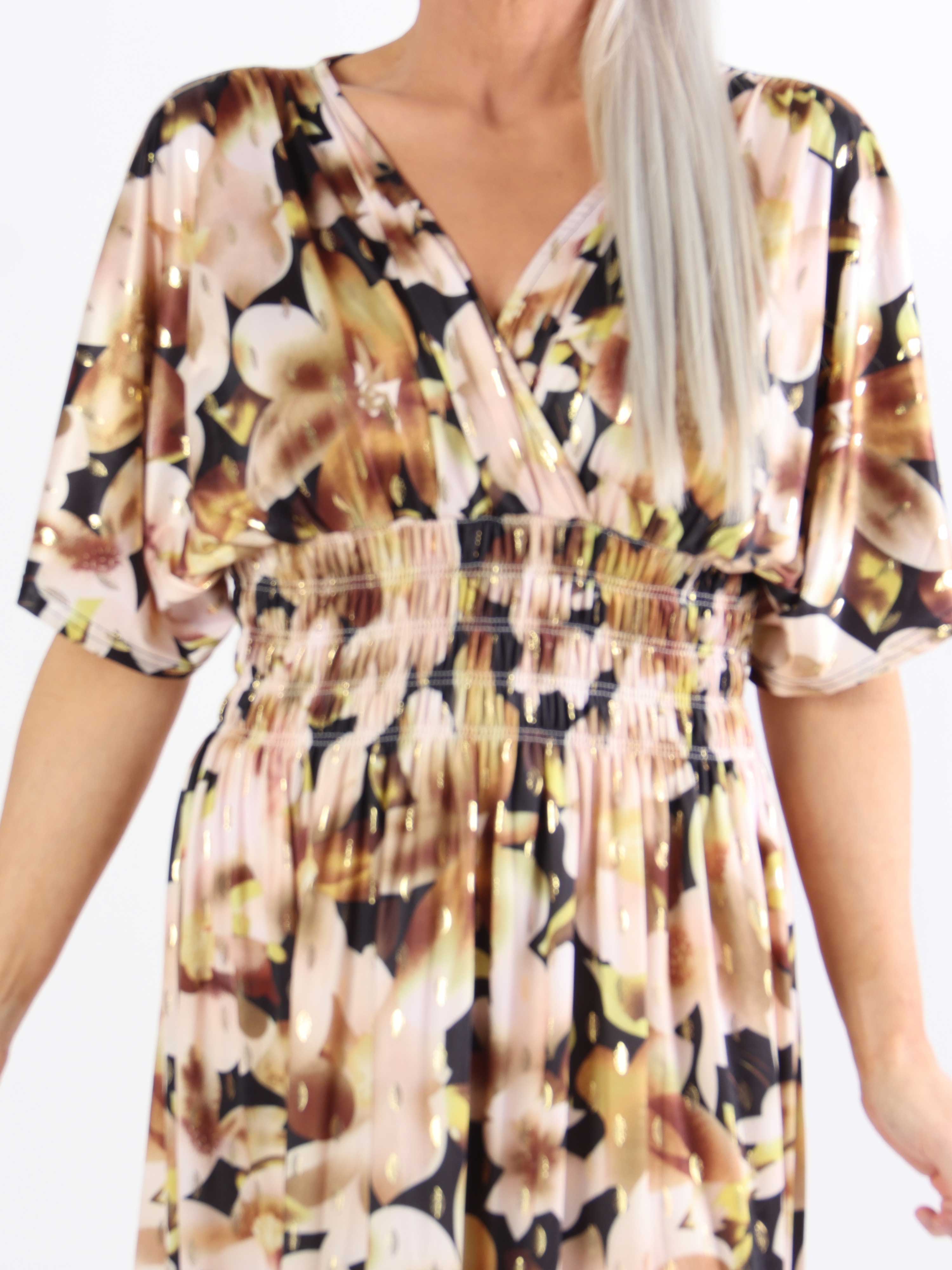 Pams Sweet Flower - Lång elastisk plus size-klänning i skrynkelfritt tyg