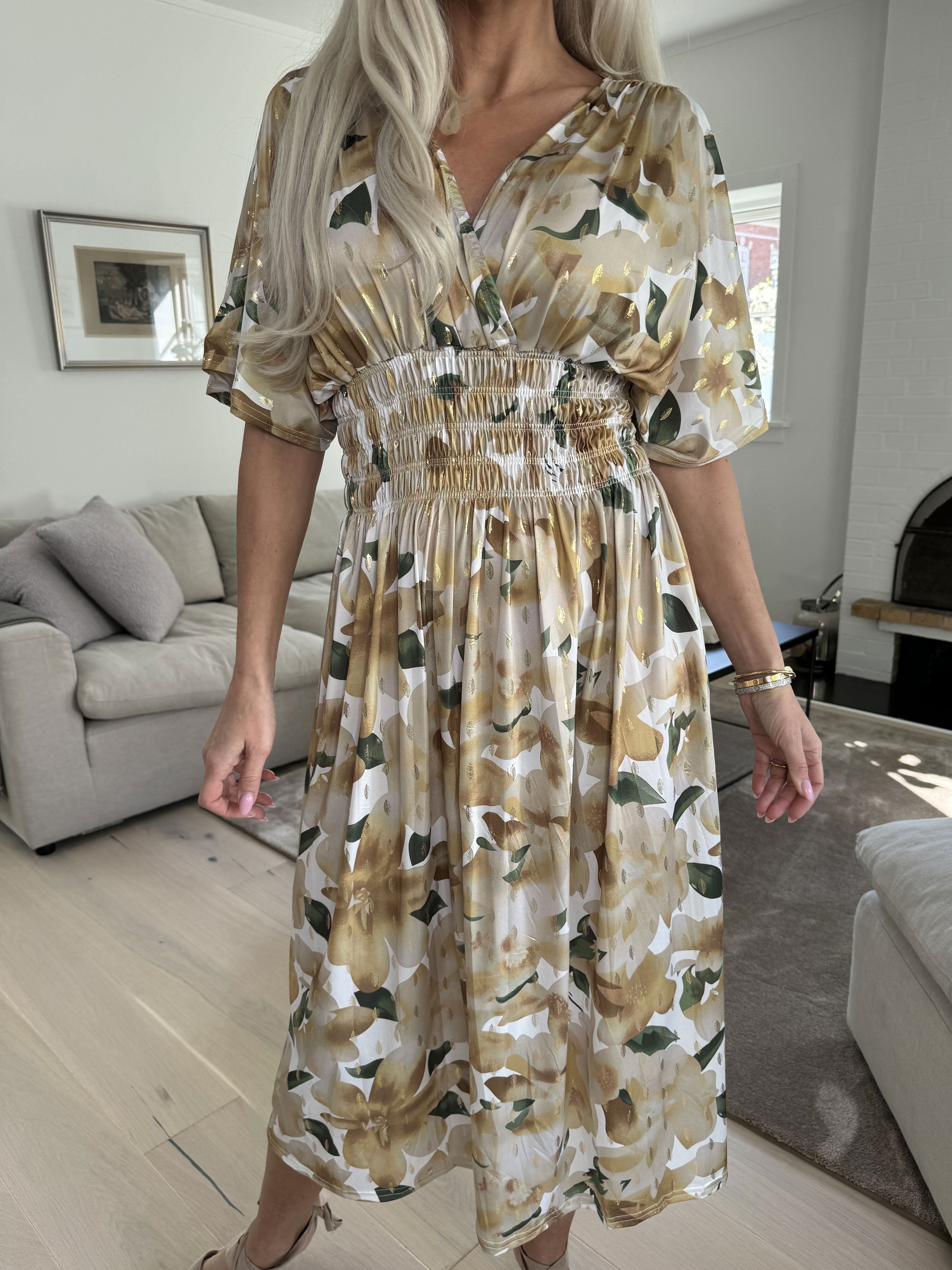 Pams Sweet Flower Midi - Elastisk klänning i skrynkelfritt tyg