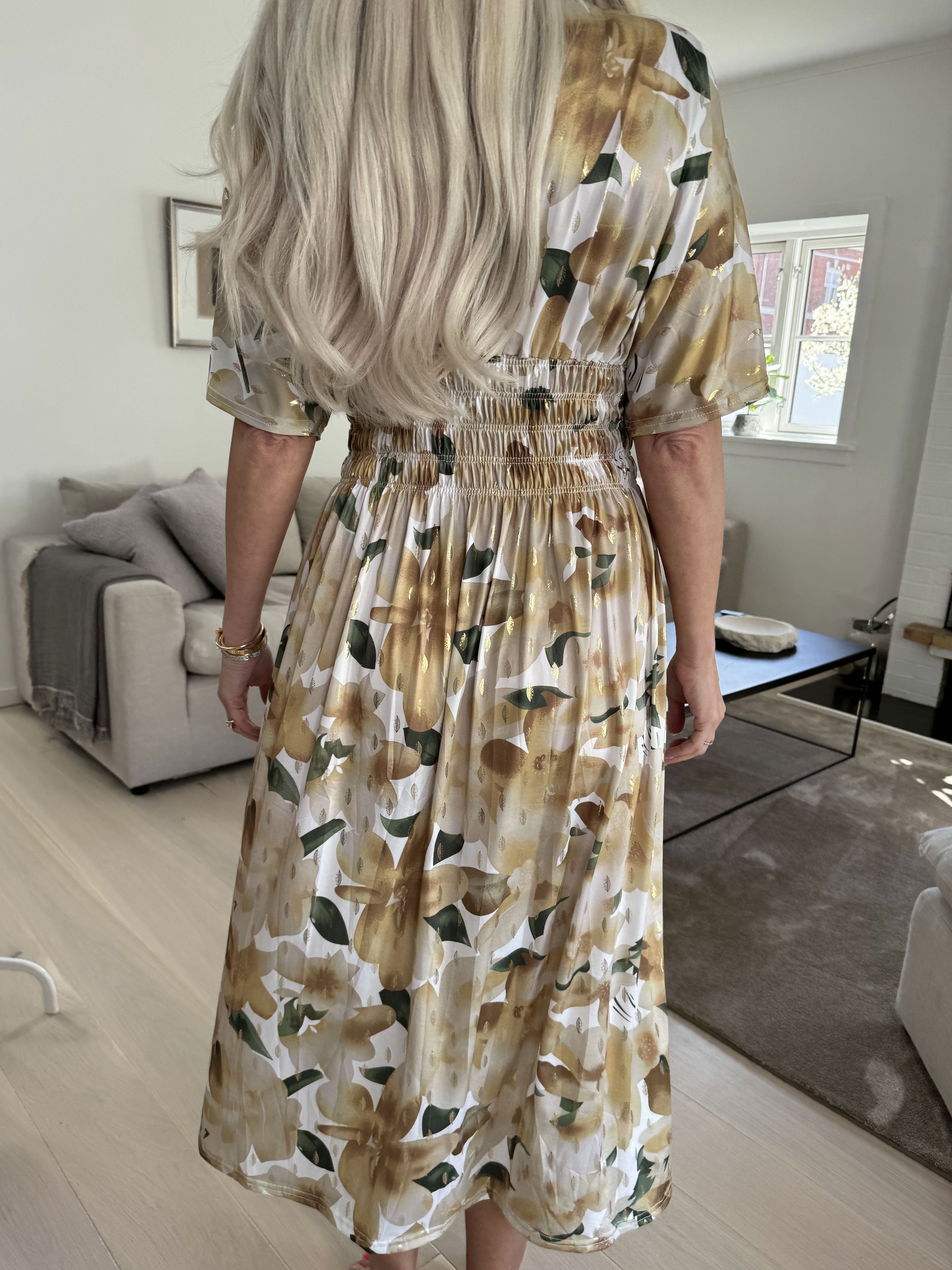 Pams Sweet Flower Midi - Elastisk klänning i skrynkelfritt tyg