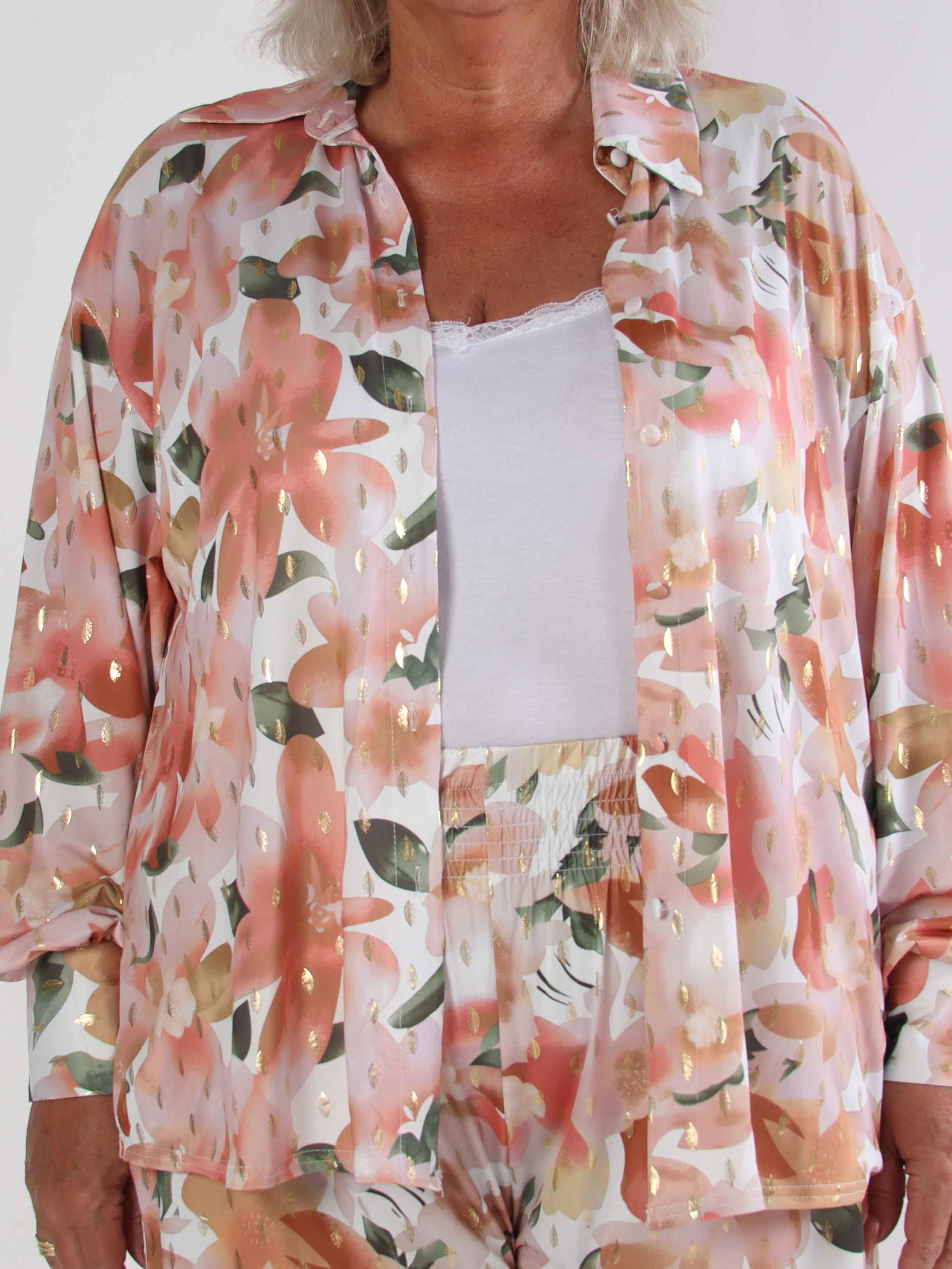 Pamy Sweet Flower - Plus size skjorta i stretchigt blommigt tyg