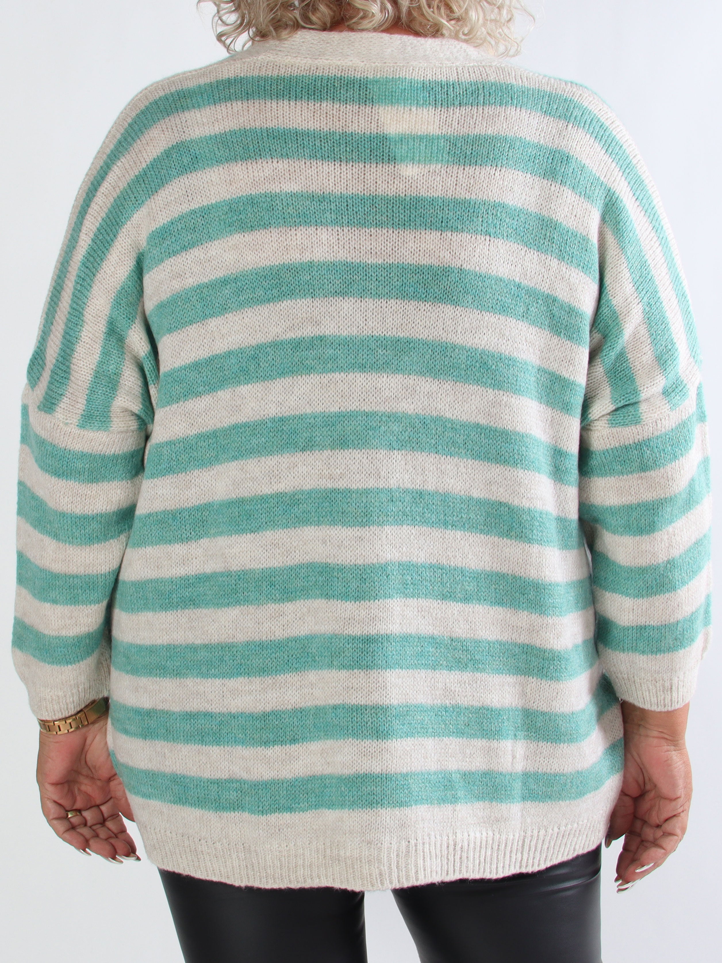 Parker - Randig stickad plus size kofta med stora guldknappar