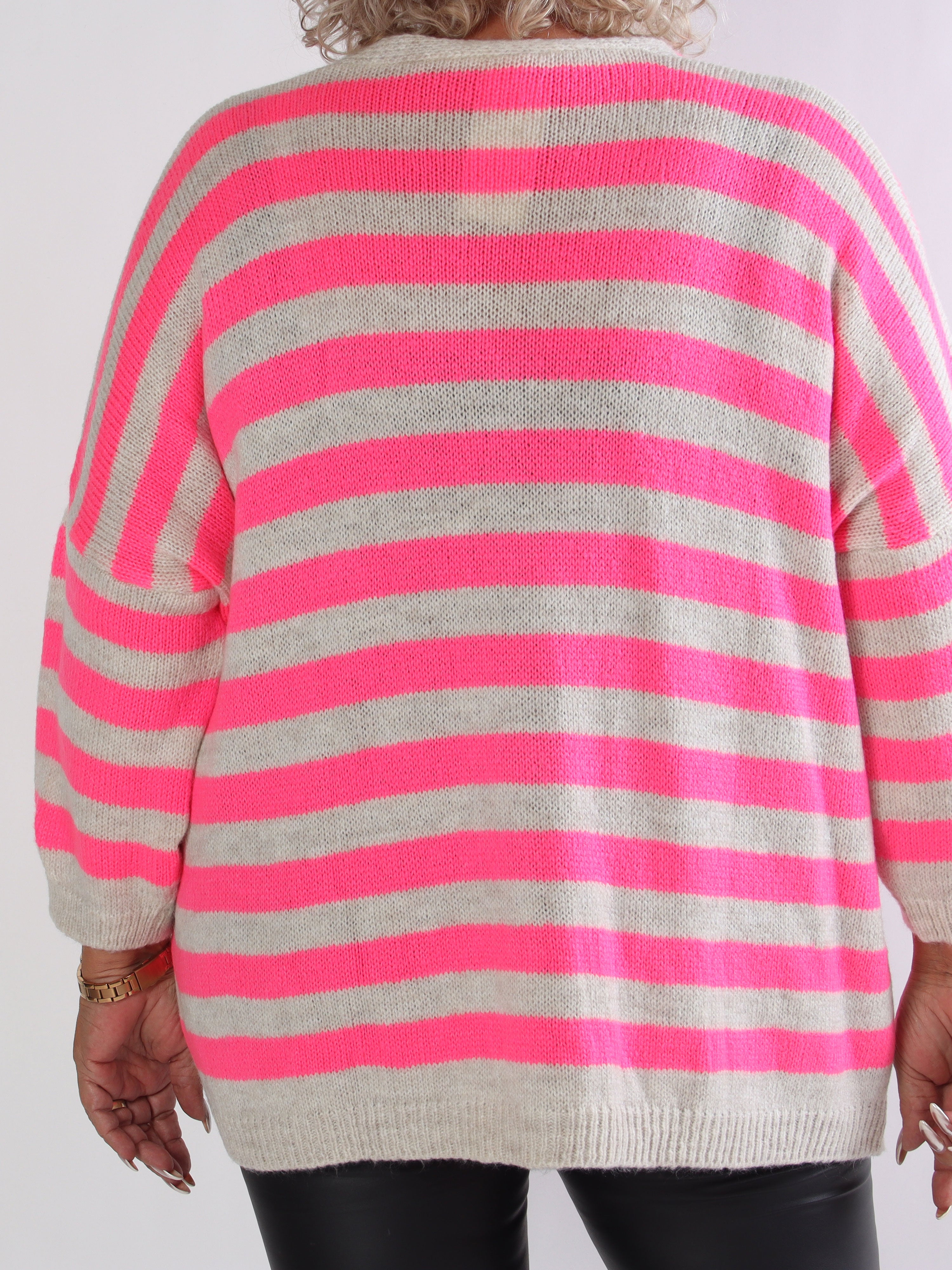 Parker - Randig stickad plus size kofta med stora guldknappar