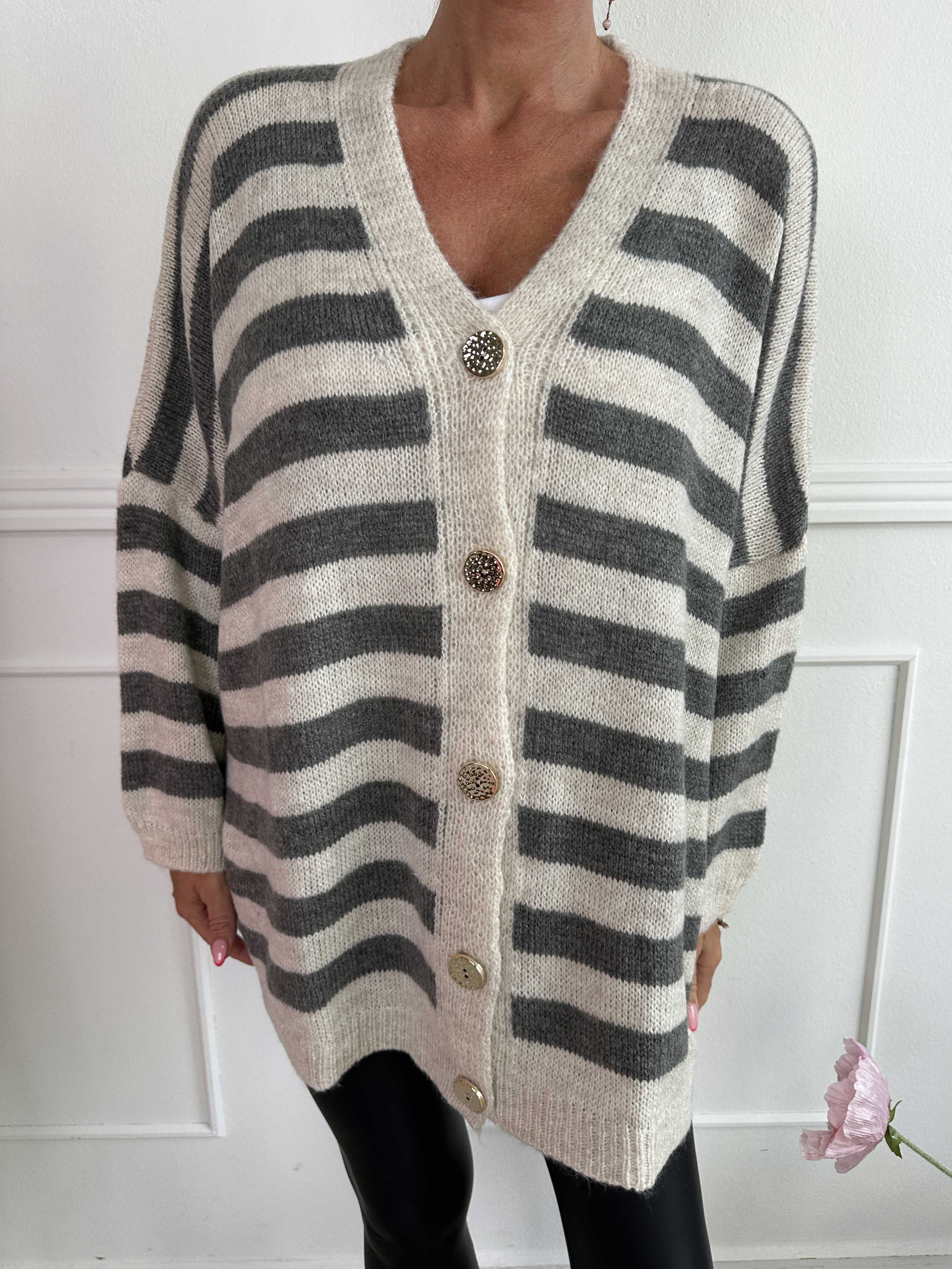 Parker - Randig stickad kofta med stora guldknappar