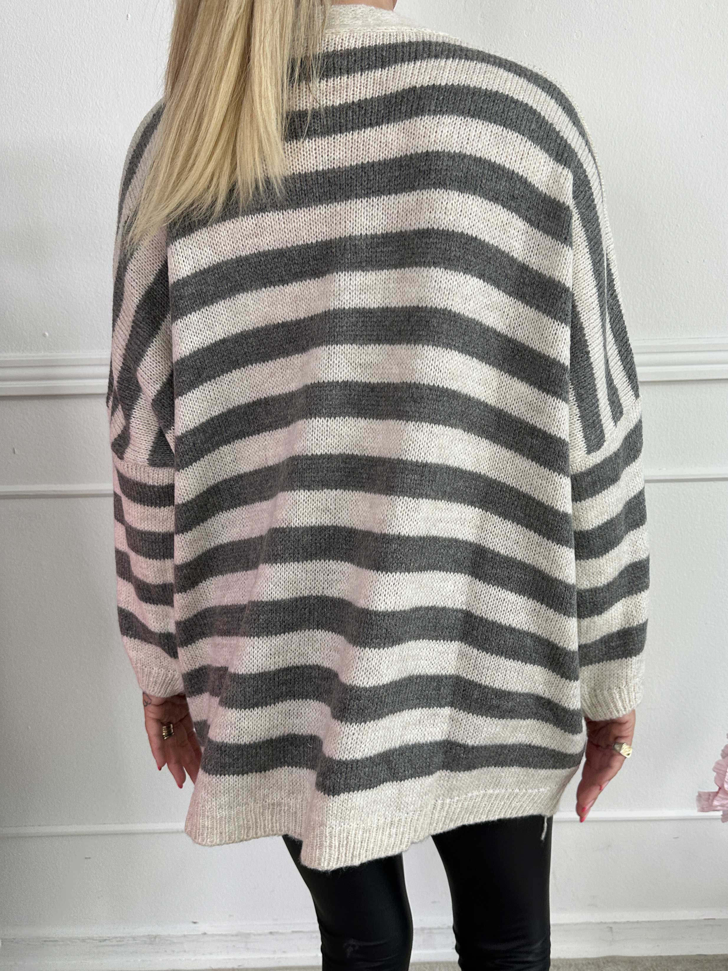 Parker - Randig stickad kofta med stora guldknappar