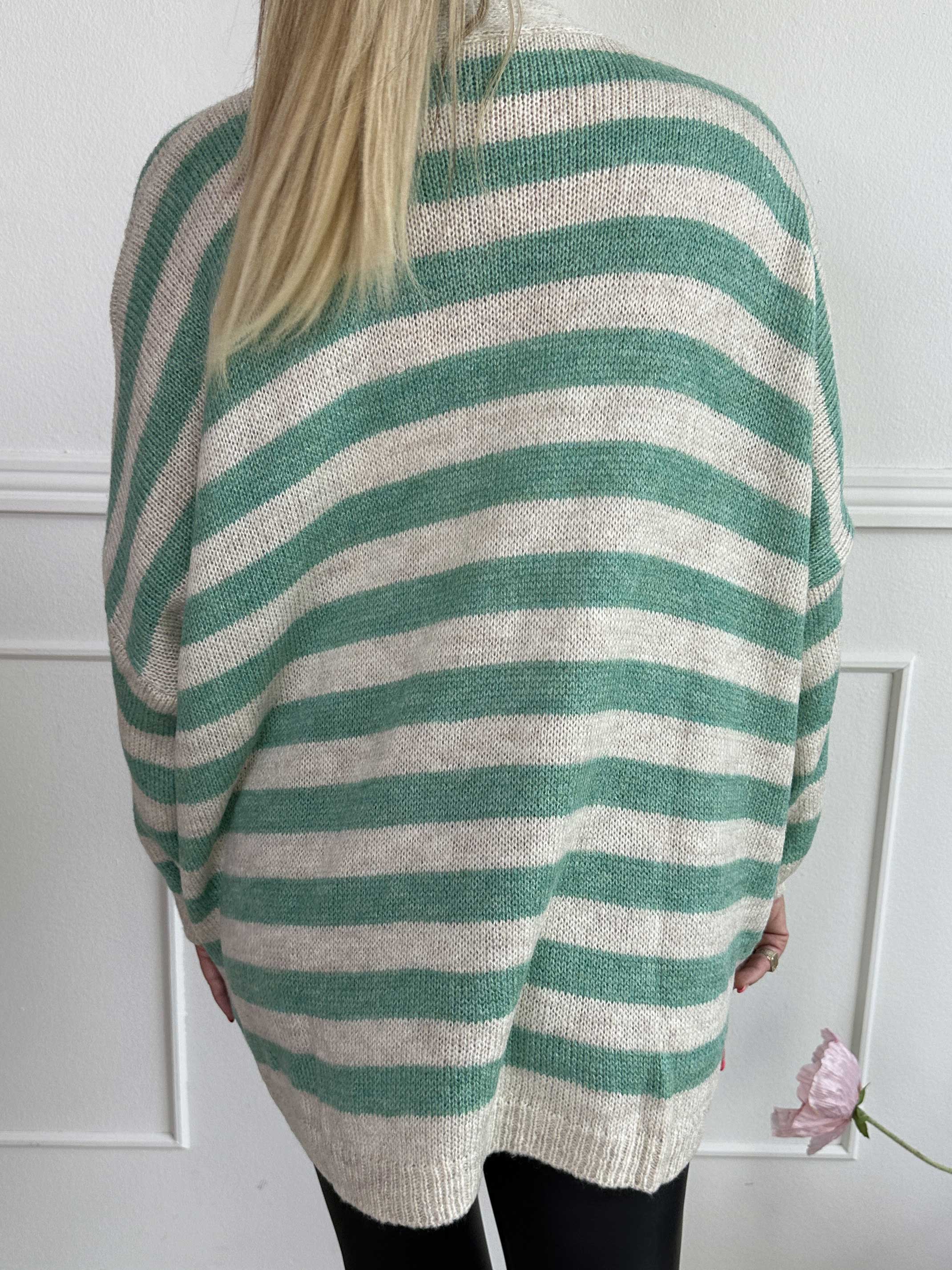 Parker - Randig stickad kofta med stora guldknappar