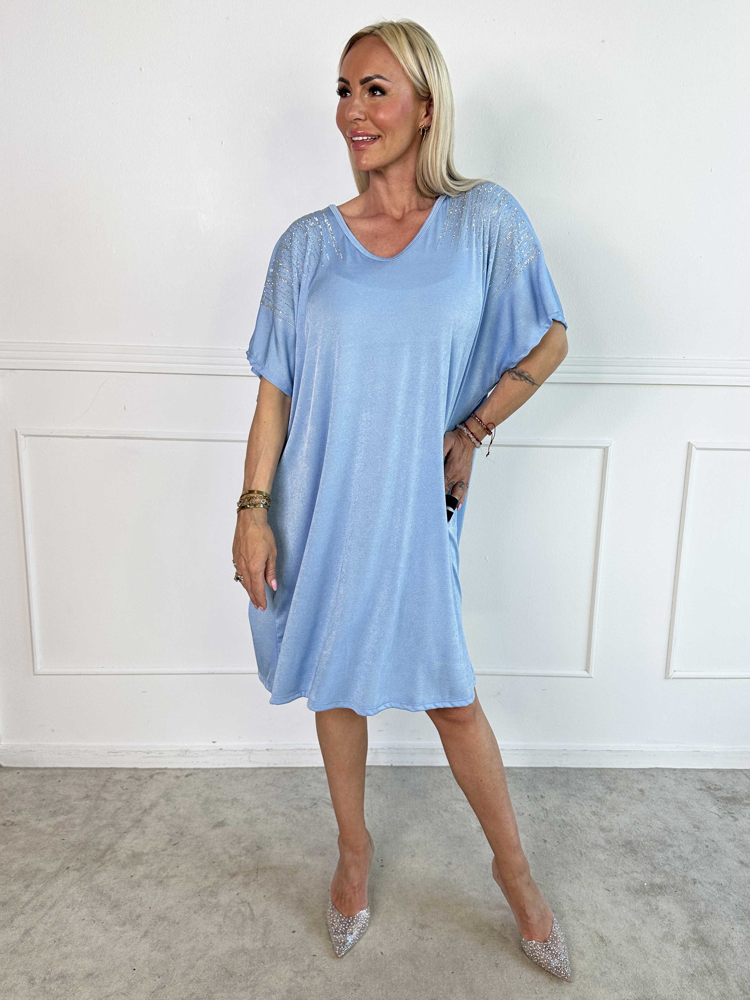 Phoebe - Viskos tunikaklänning i lös passform med strass.