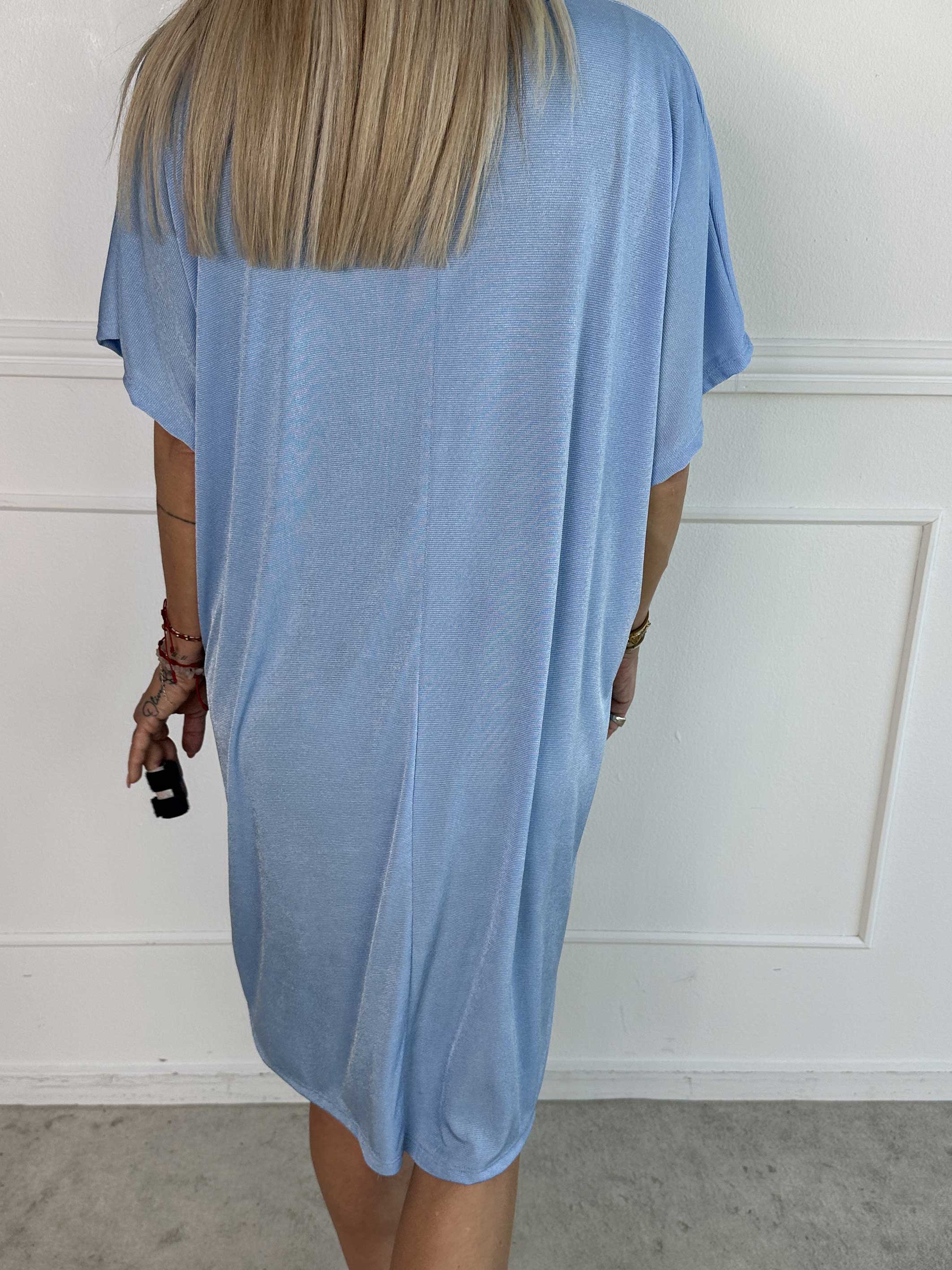 Phoebe - Viskos tunikaklänning i lös passform med strass.