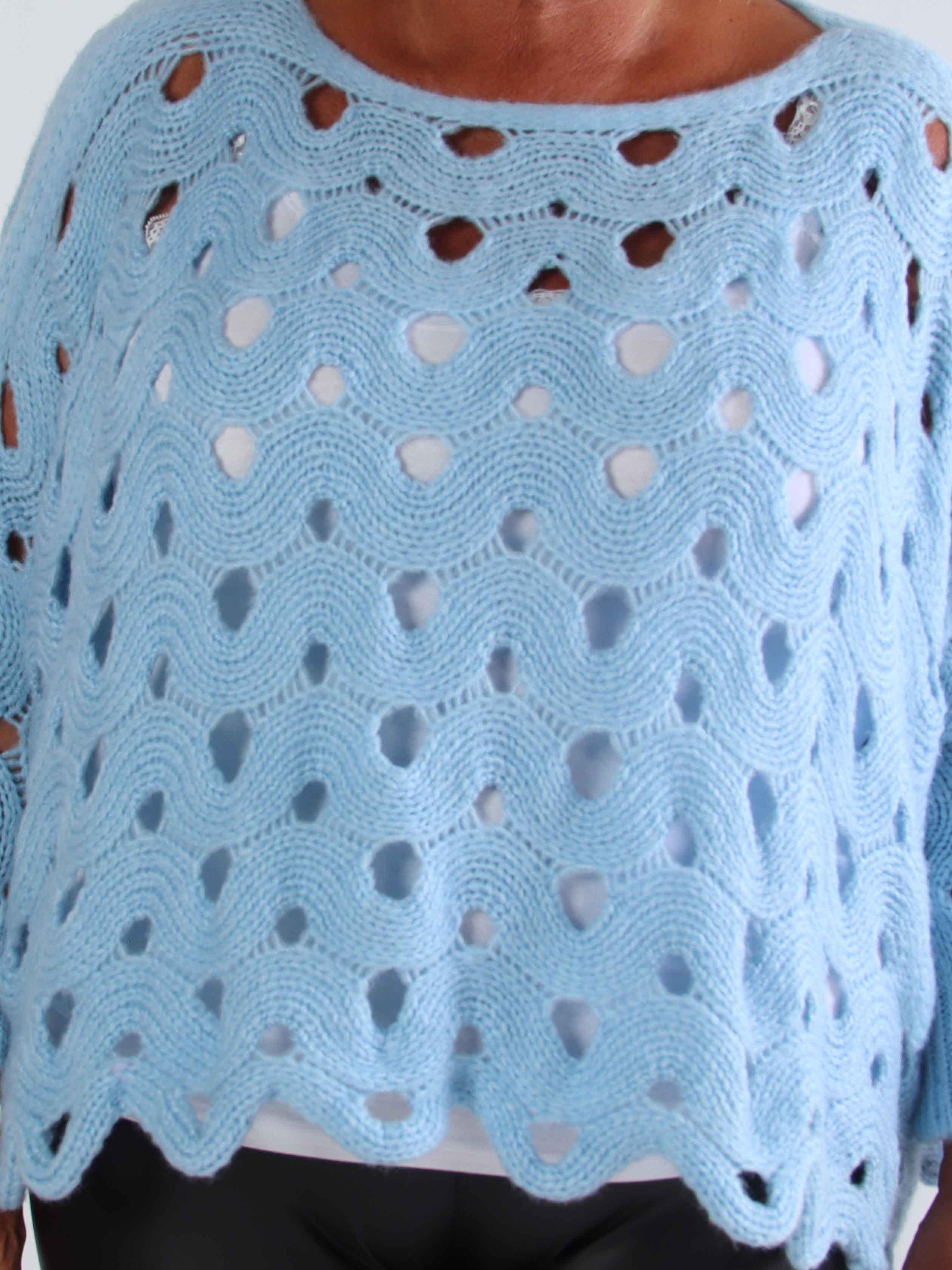 Pia - Stickad plus size tröja med hålmönster och fladdermusärmar