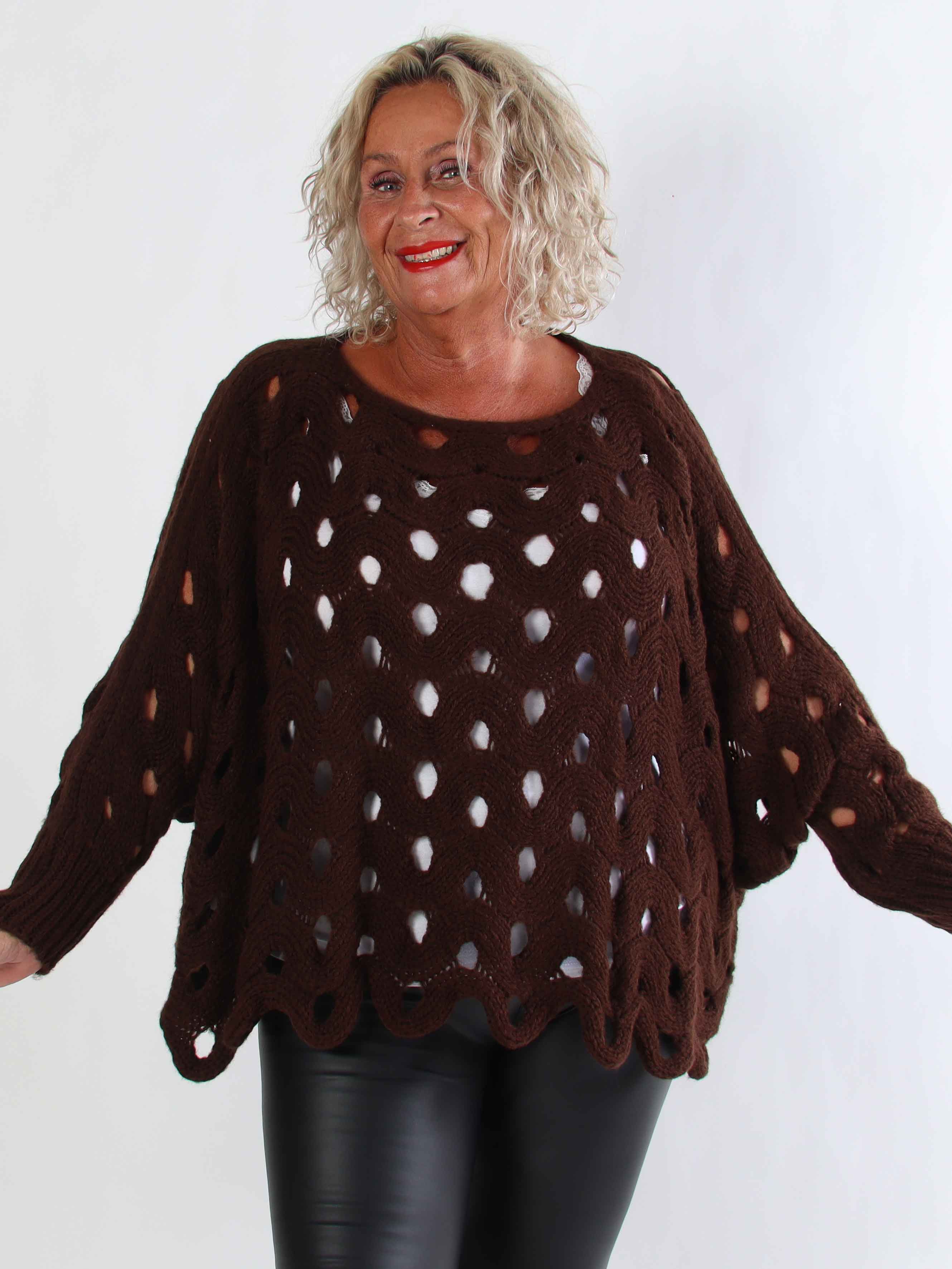 Pia - Stickad plus size tröja med hålmönster och fladdermusärmar