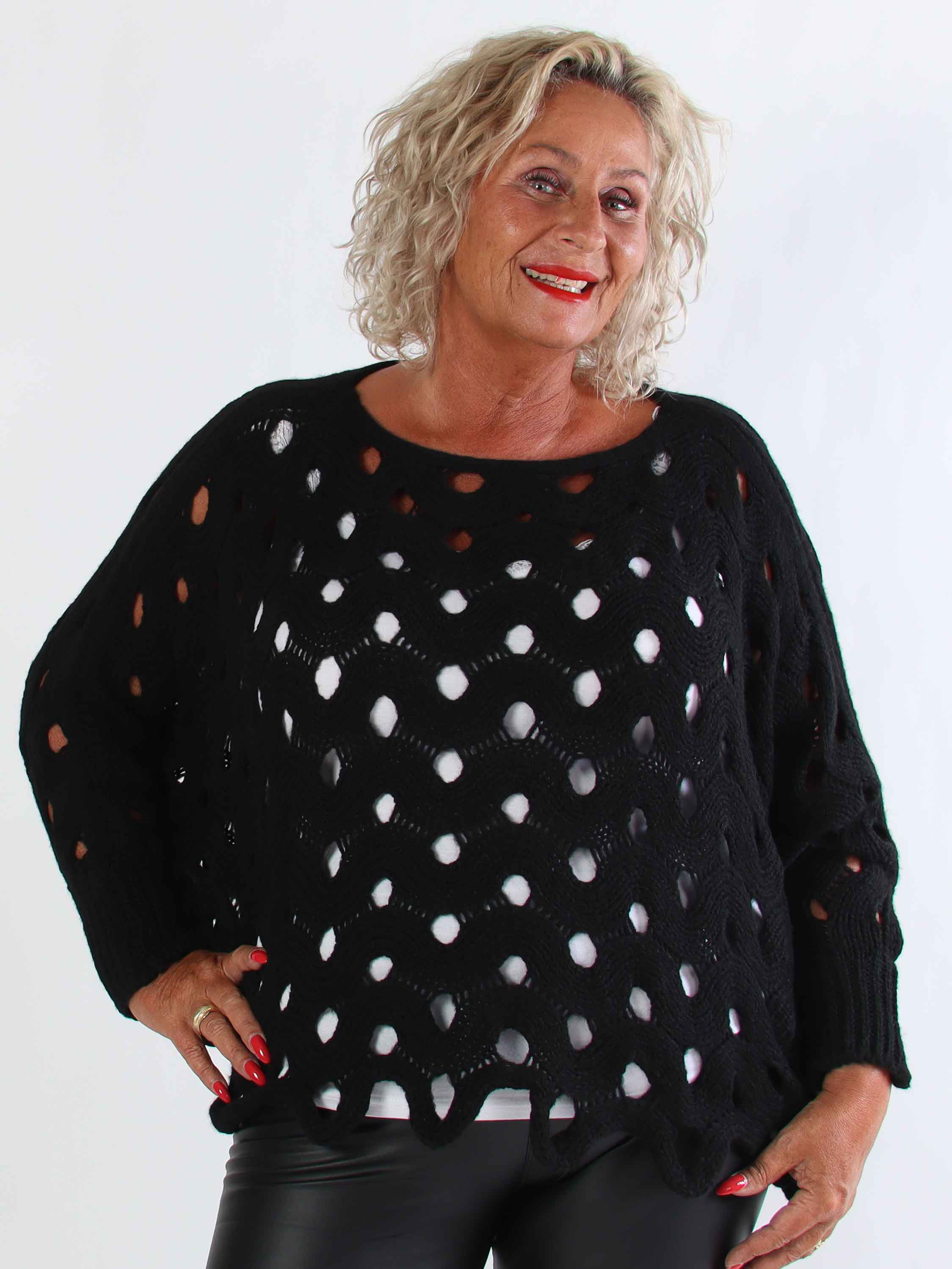 Pia - Stickad plus size tröja med hålmönster och fladdermusärmar