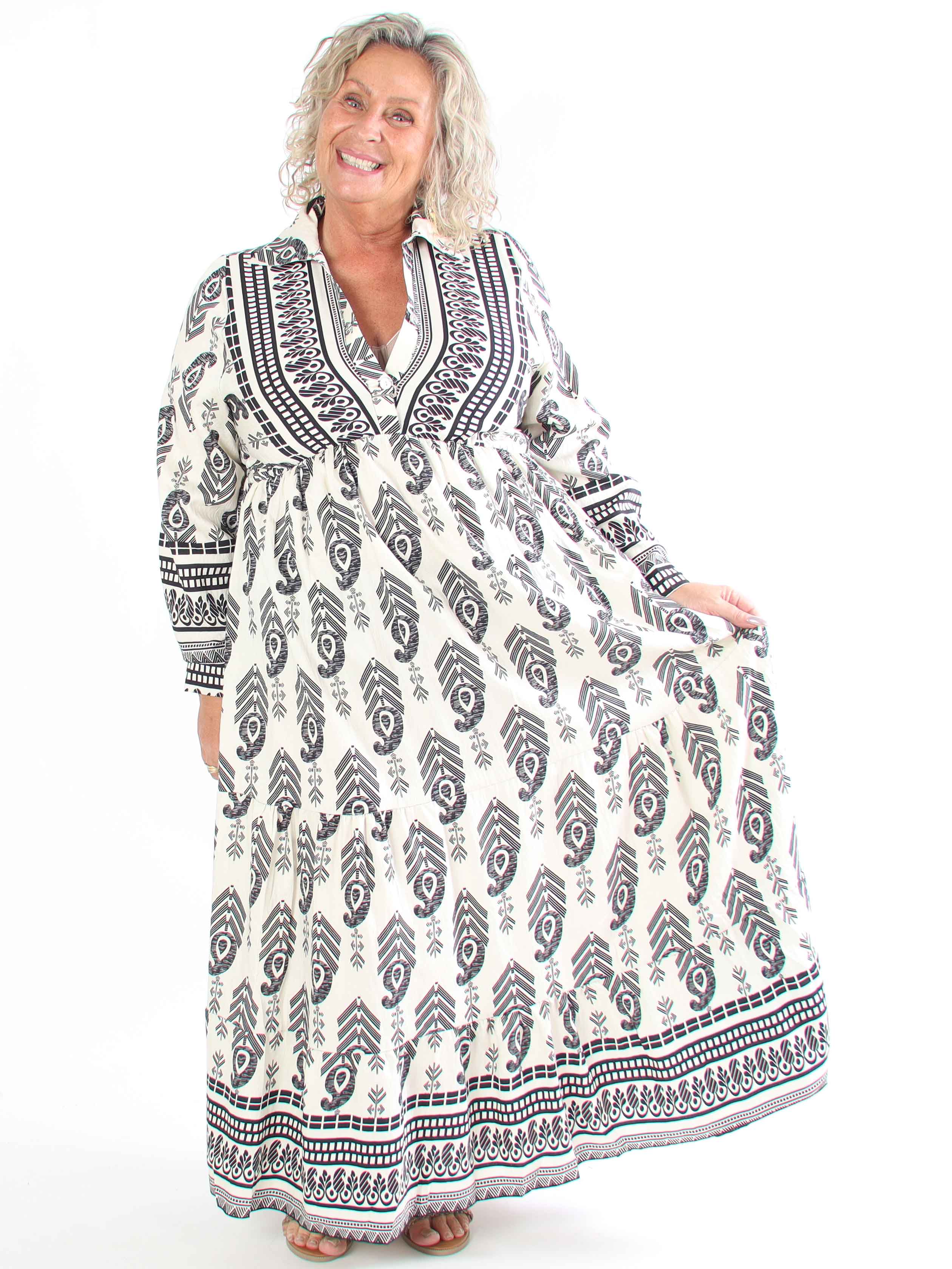 Raina - Lång mönstrad plus size-klänning i viskos