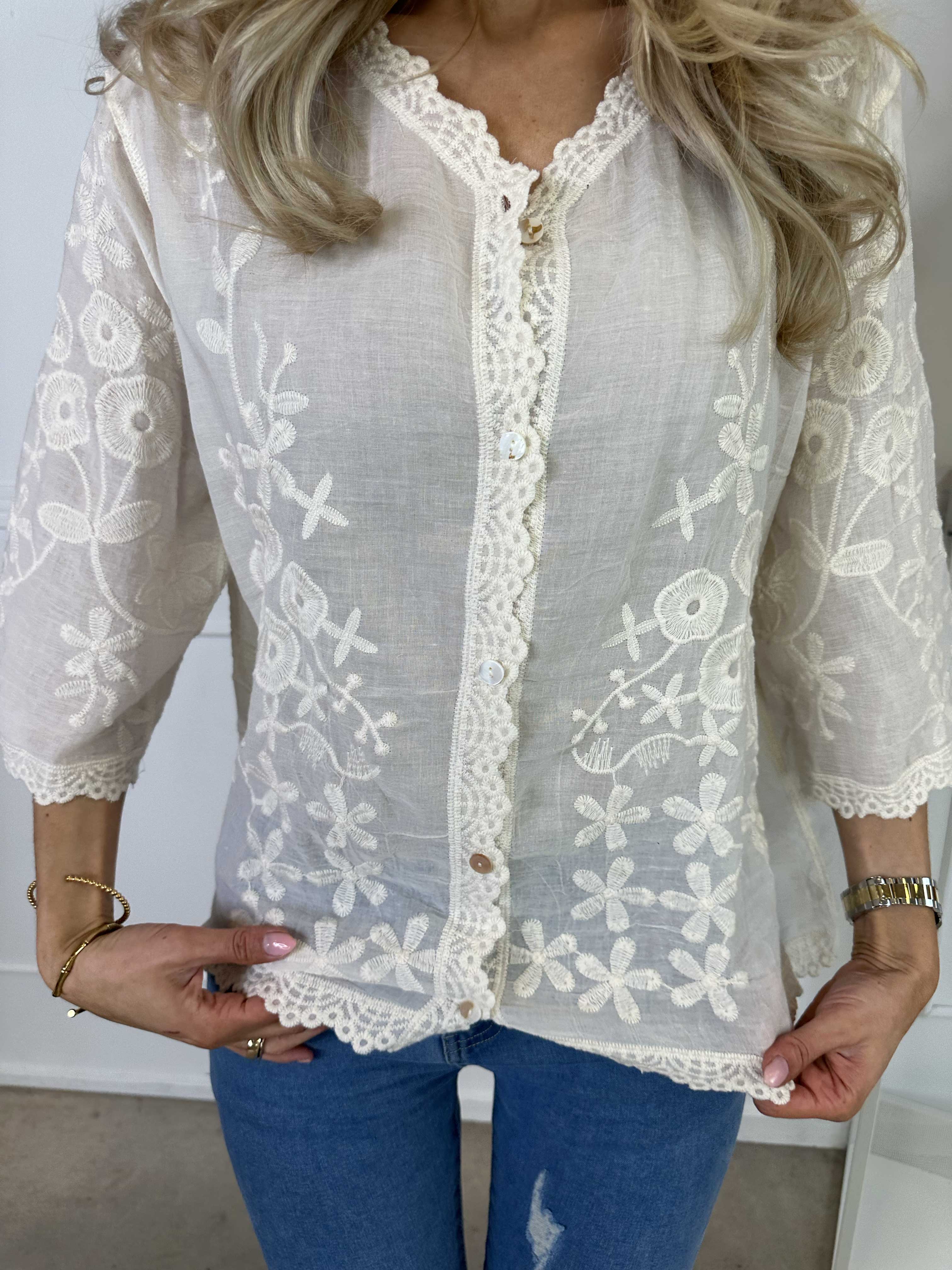 Ramona - Söt bomullsblus med broderi