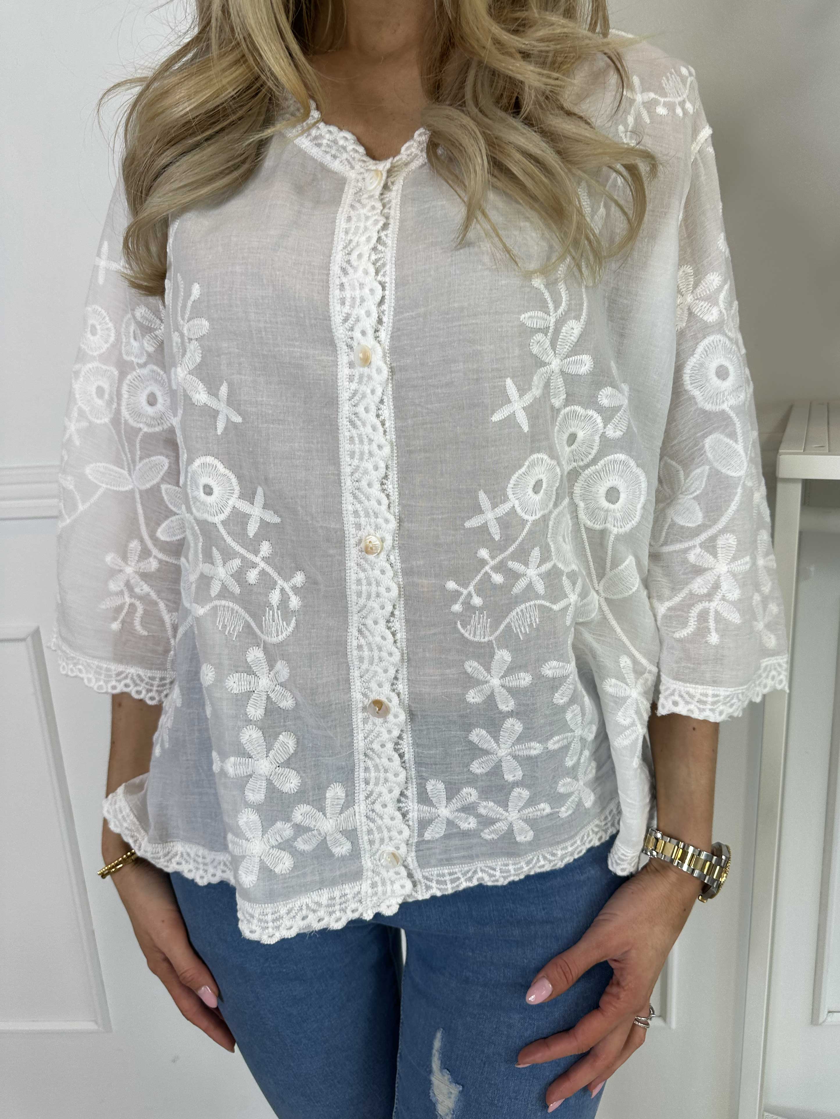 Ramona - Söt bomullsblus med broderi