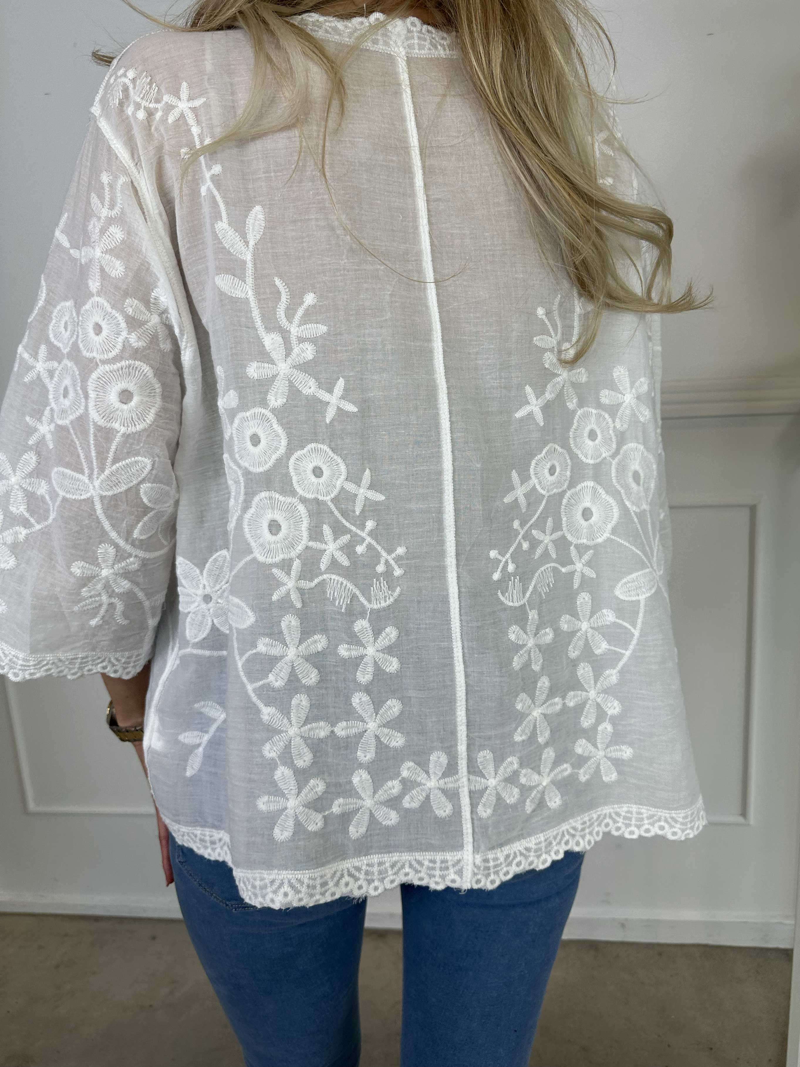 Ramona - Söt bomullsblus med broderi