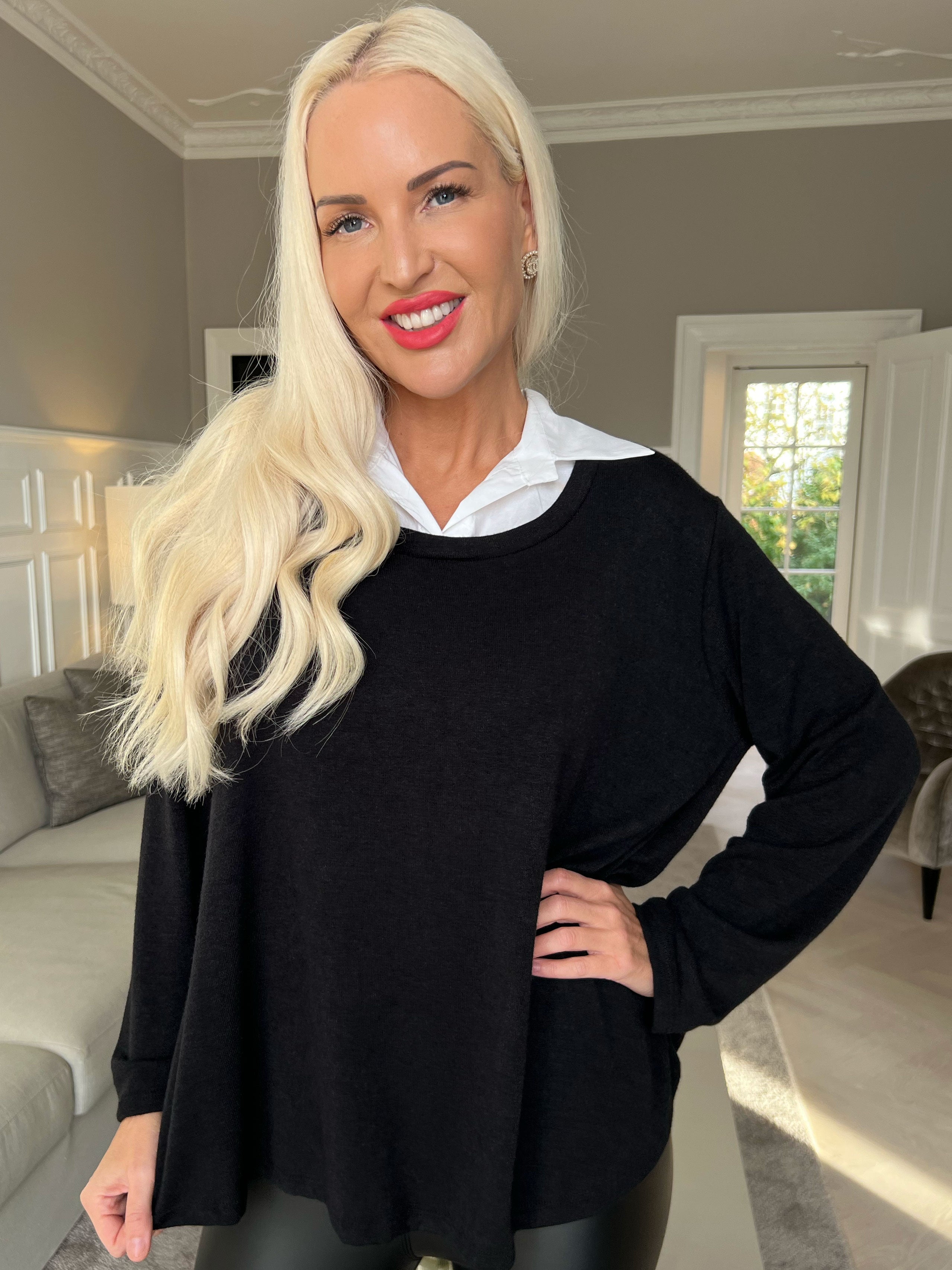 Rita - Härlig mjuk blus med vit skjortkrage