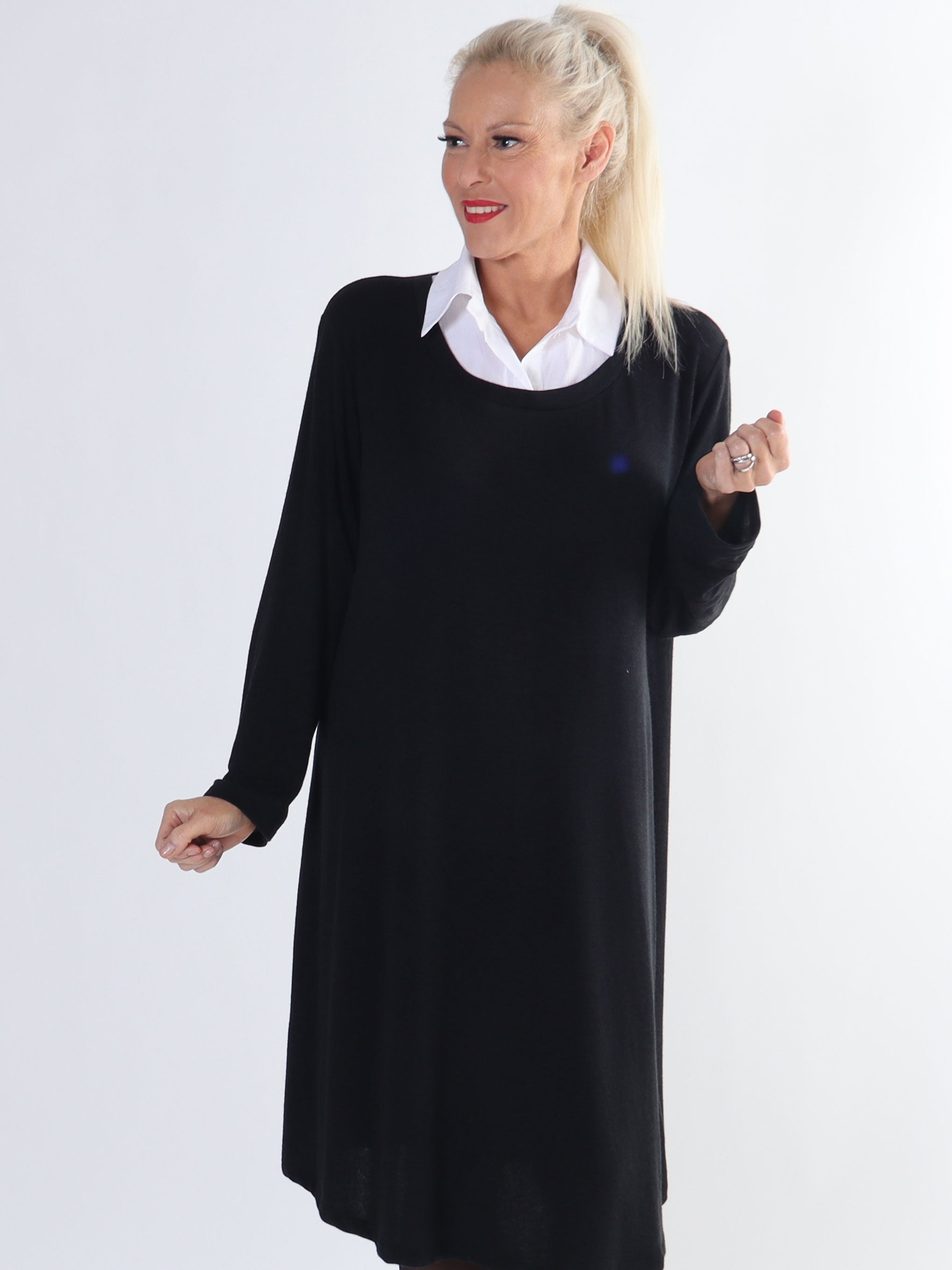 Rita Long - Härlig mjuk plus size klänning med vit skjortkrage