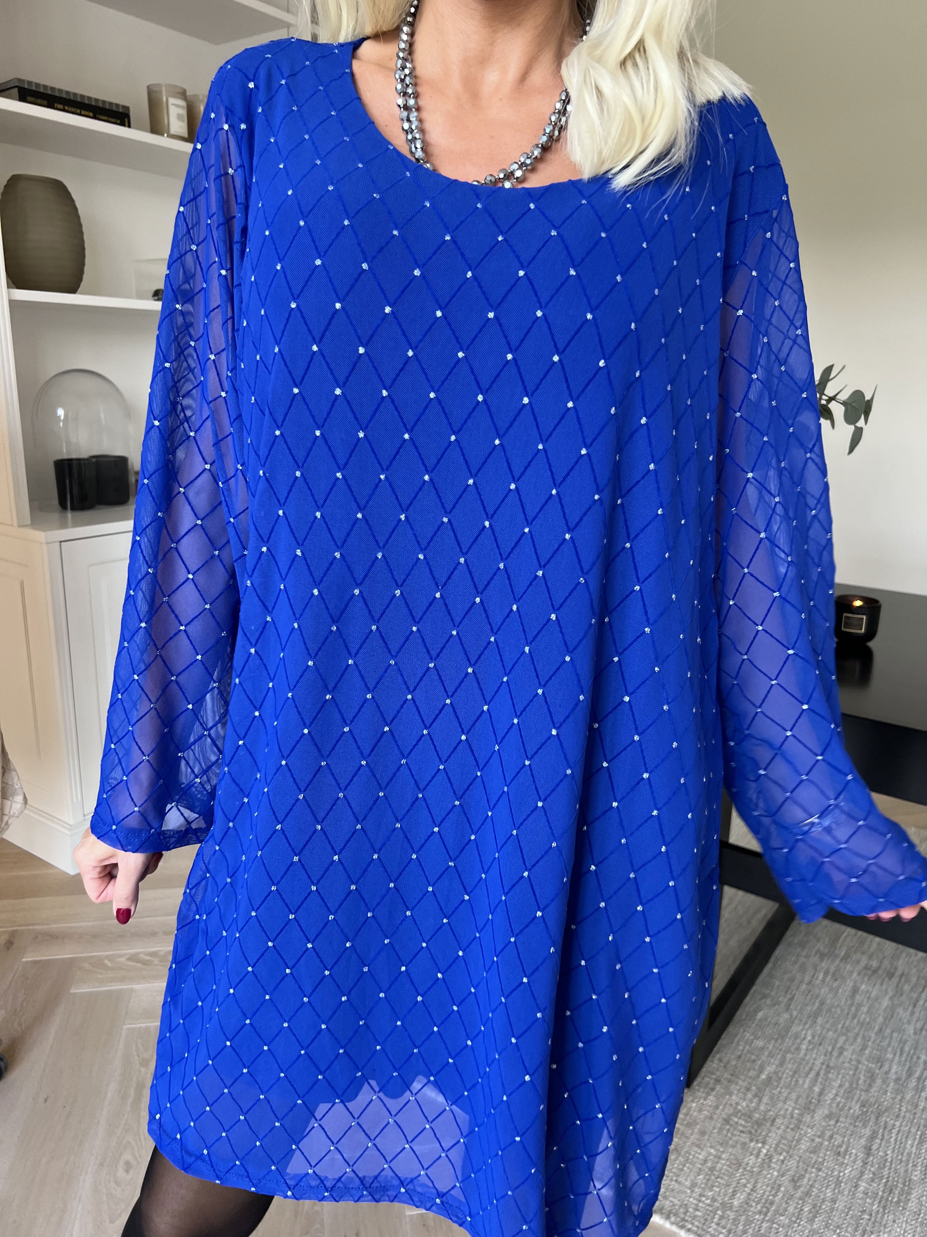 Ritte - Långärmad meshklänning med glitterdetaljer