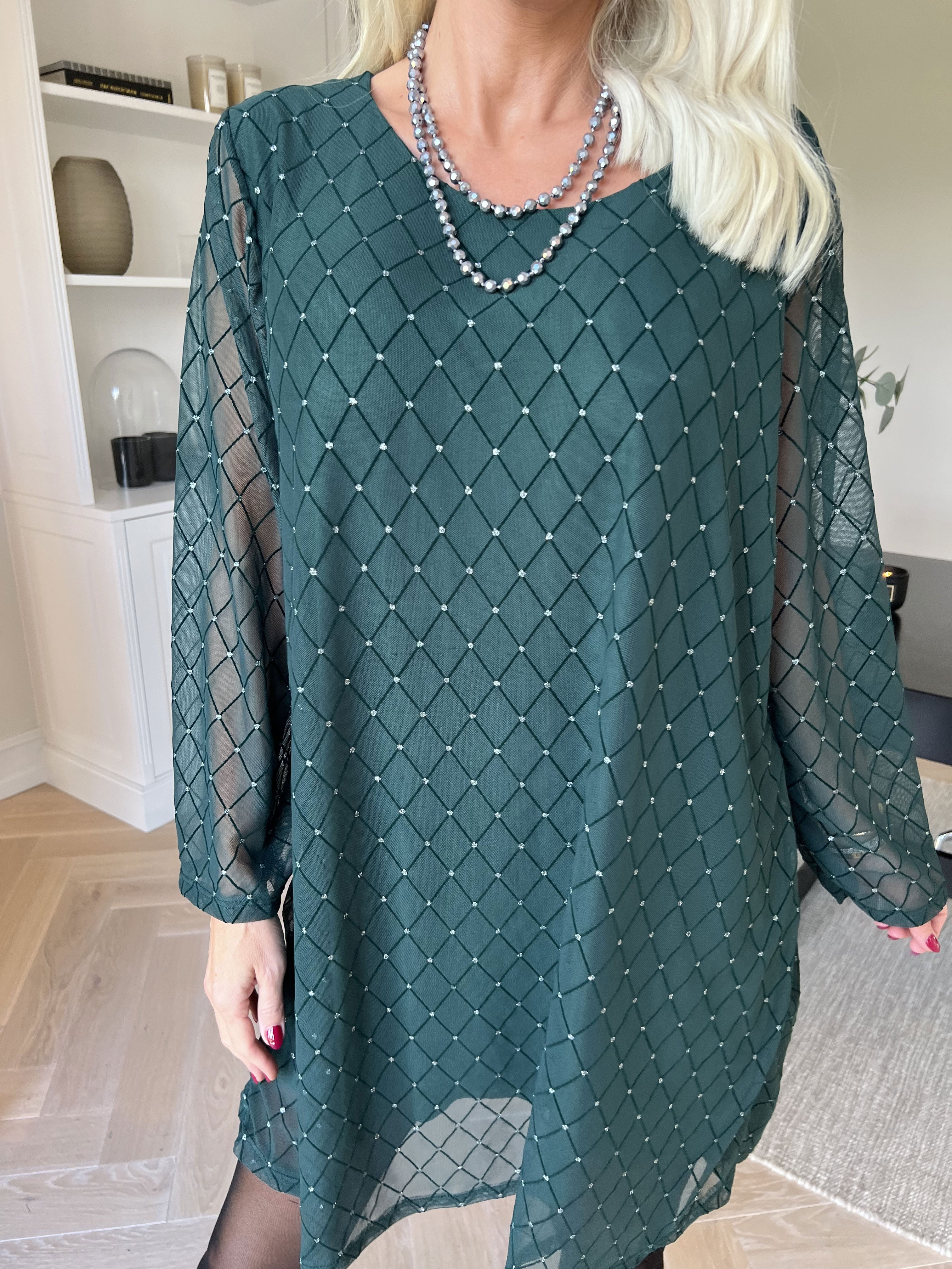 Ritte - Långärmad meshklänning med glitterdetaljer