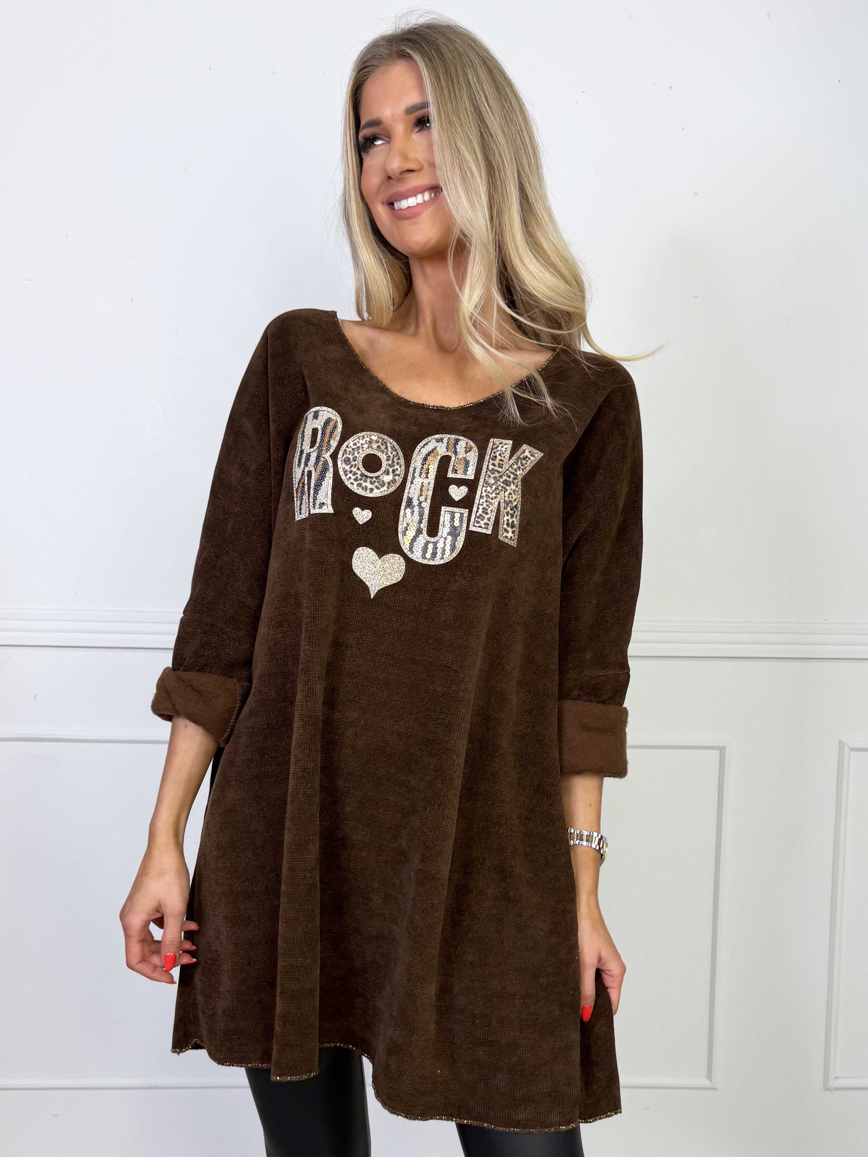 Rocka - Kort kjole i blød strik med motiv