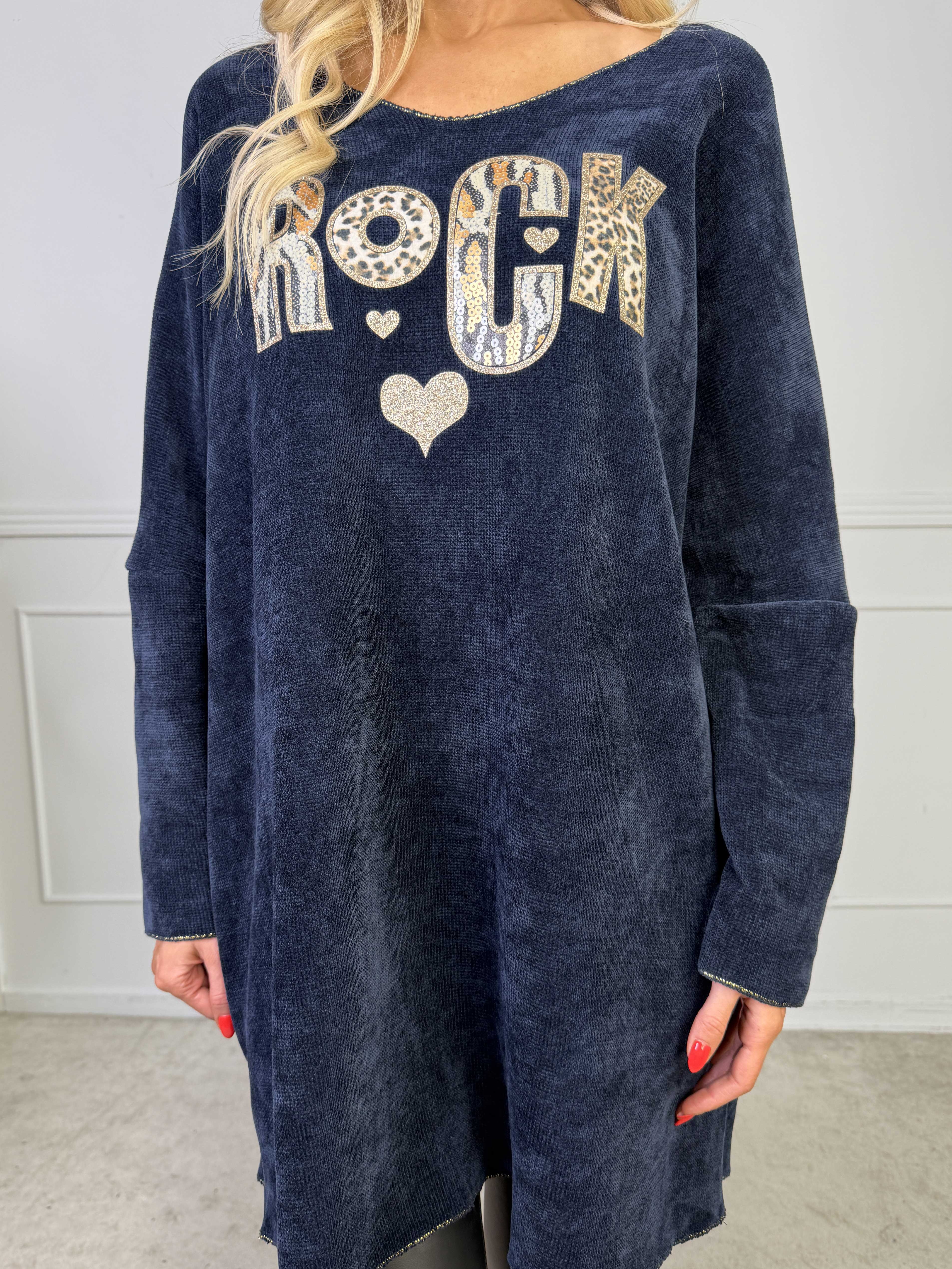 Rocka - Kort kjole i blød strik med motiv